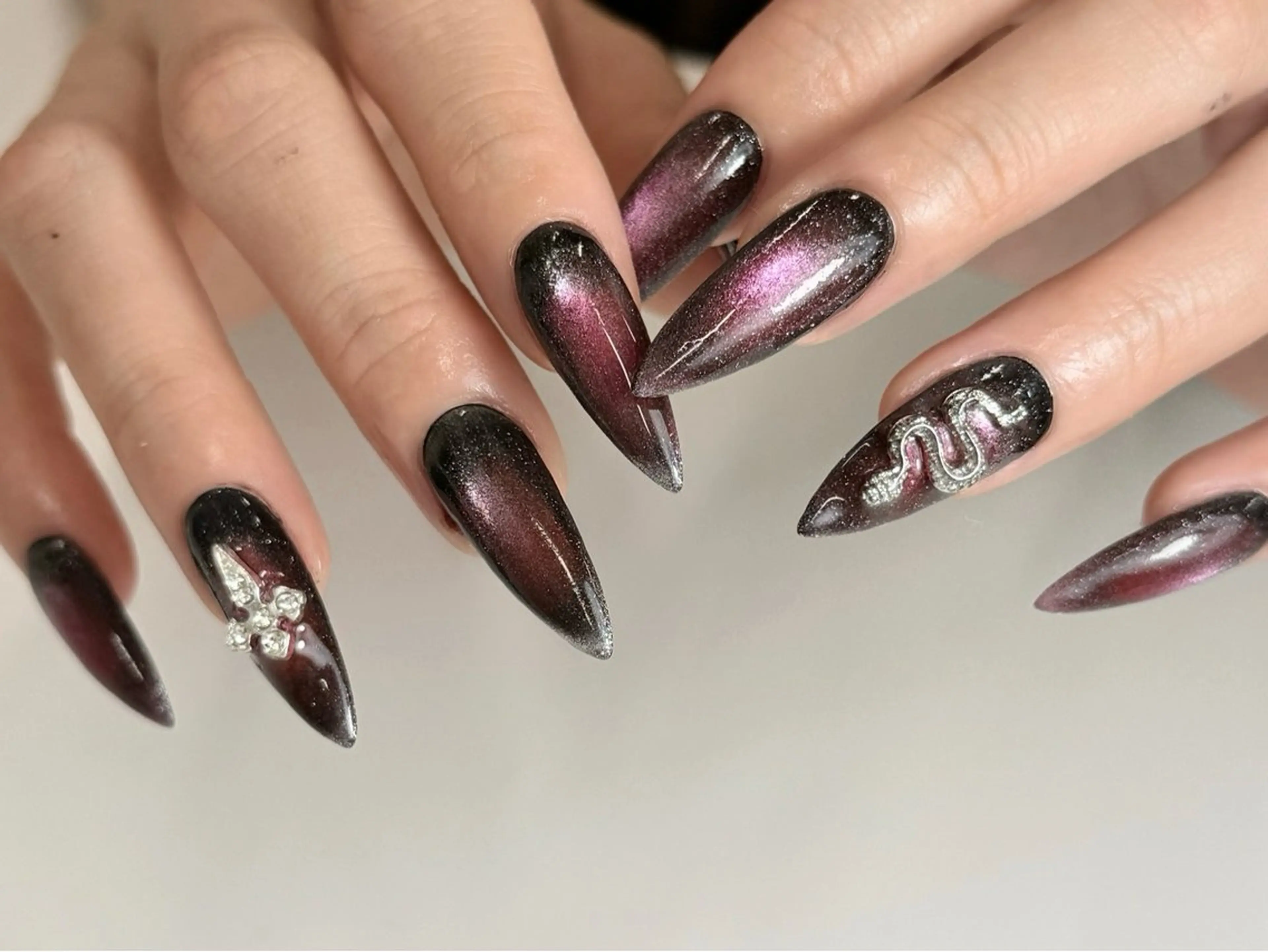 ネイル ハンドネイル ハンドケア ONIKA Nail 表参道A4徒歩3分のネイルデザイン