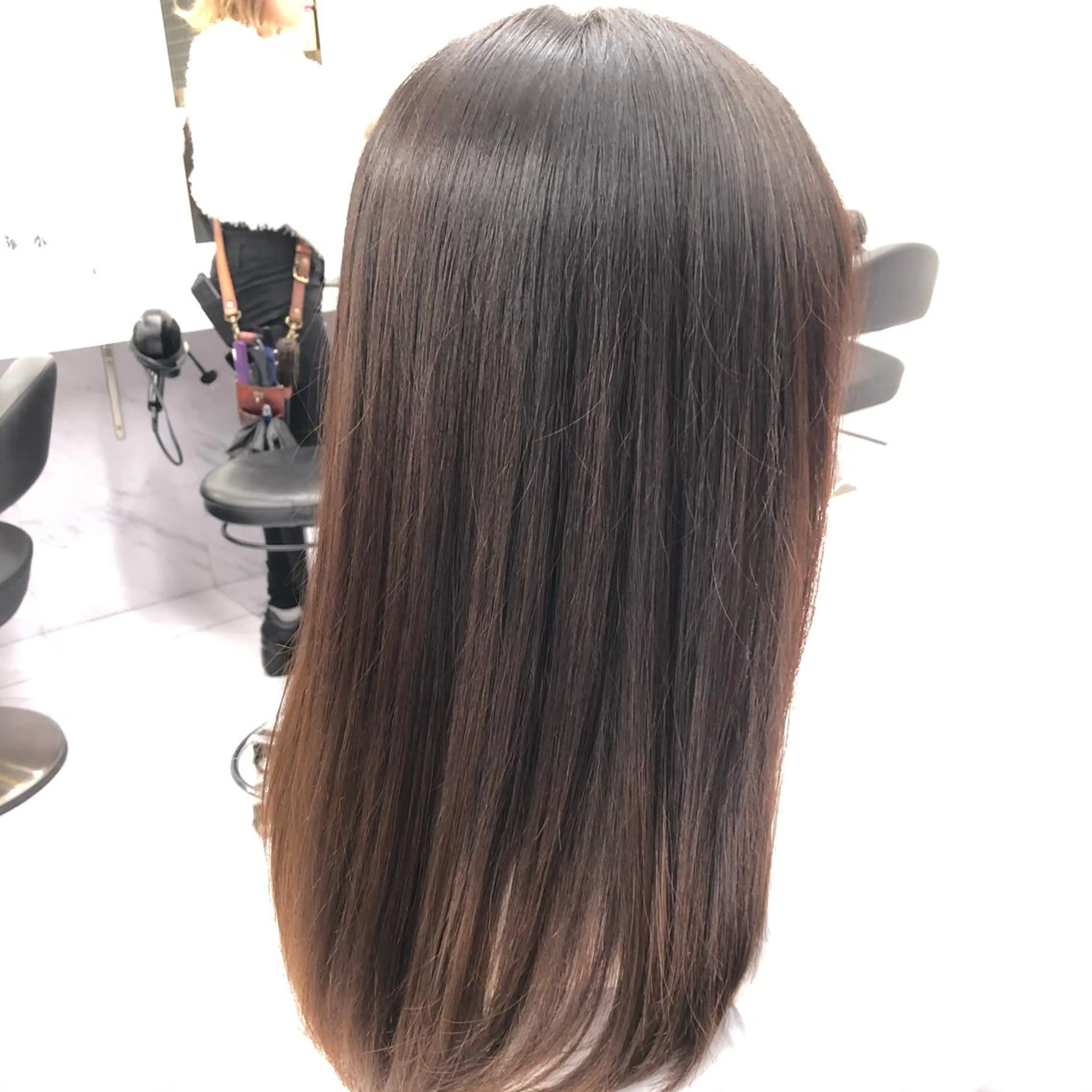 セミロング ハイトーン×レイヤー カットTAKUMIのヘアスタイル