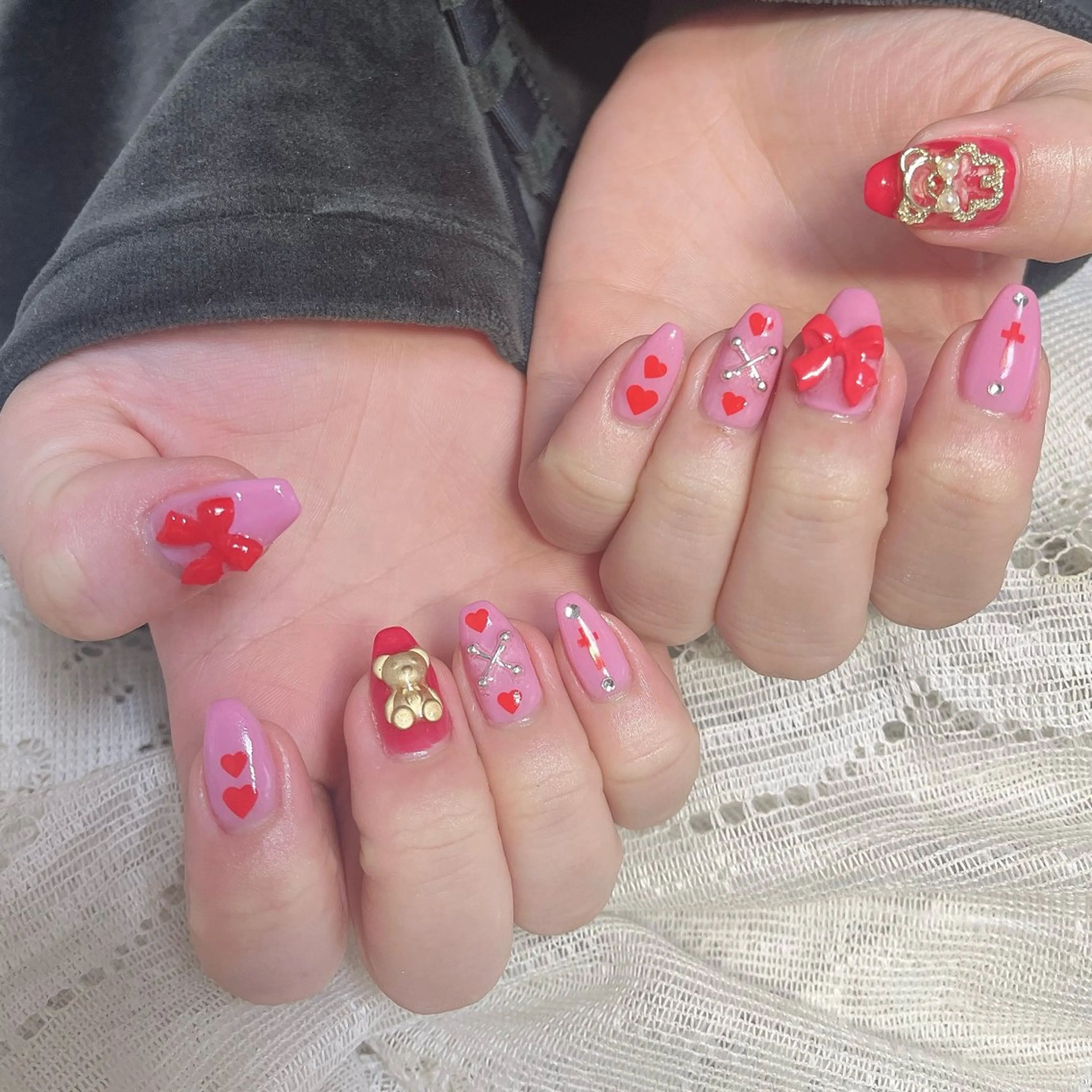 ネイル 持ち込み ピンク 赤色 リボン 冬ネイル ベテランネイル cnc  nailのネイルデザイン