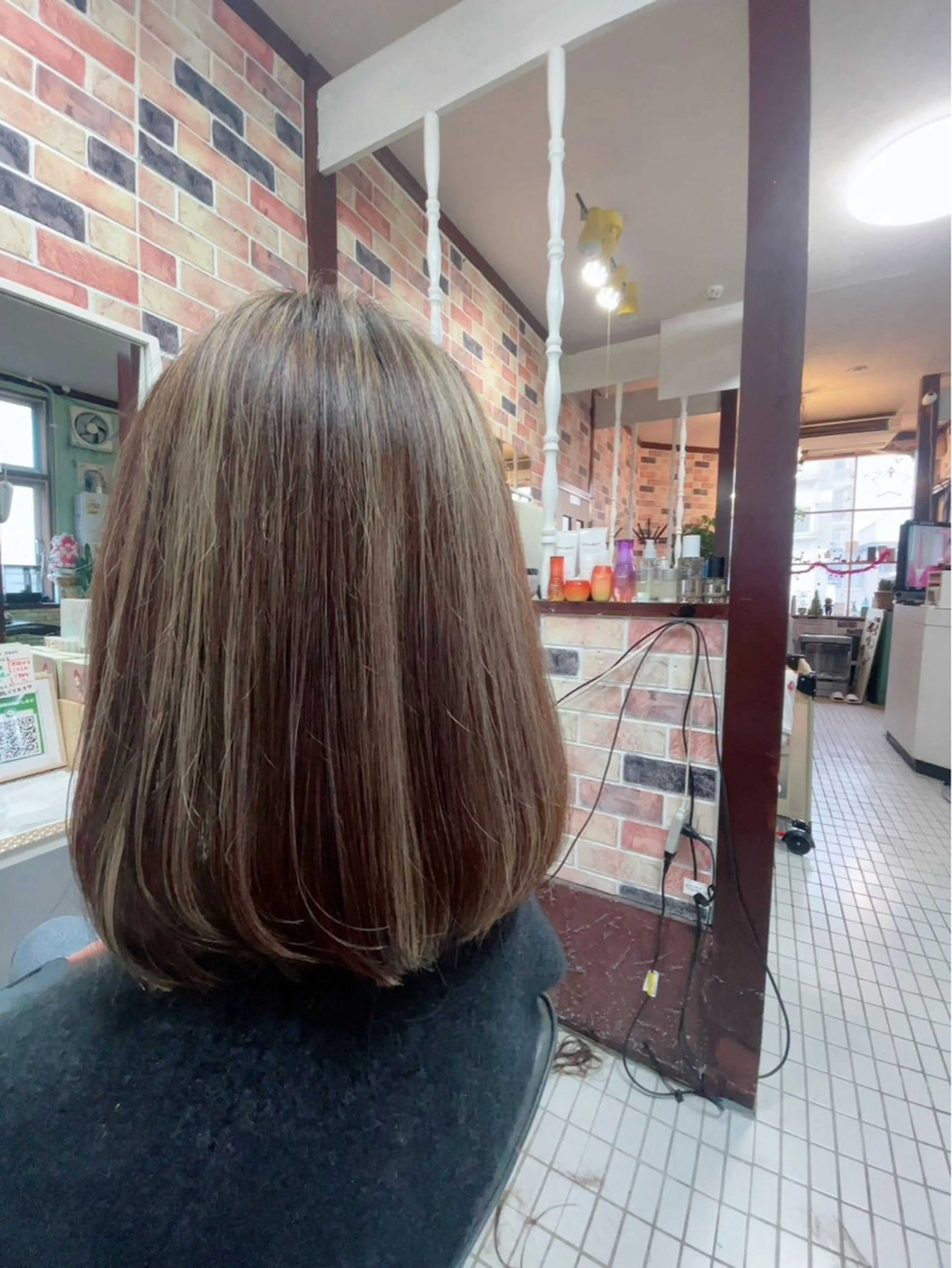 ミディアム カラー ヘアサロン ユリのヘアスタイル