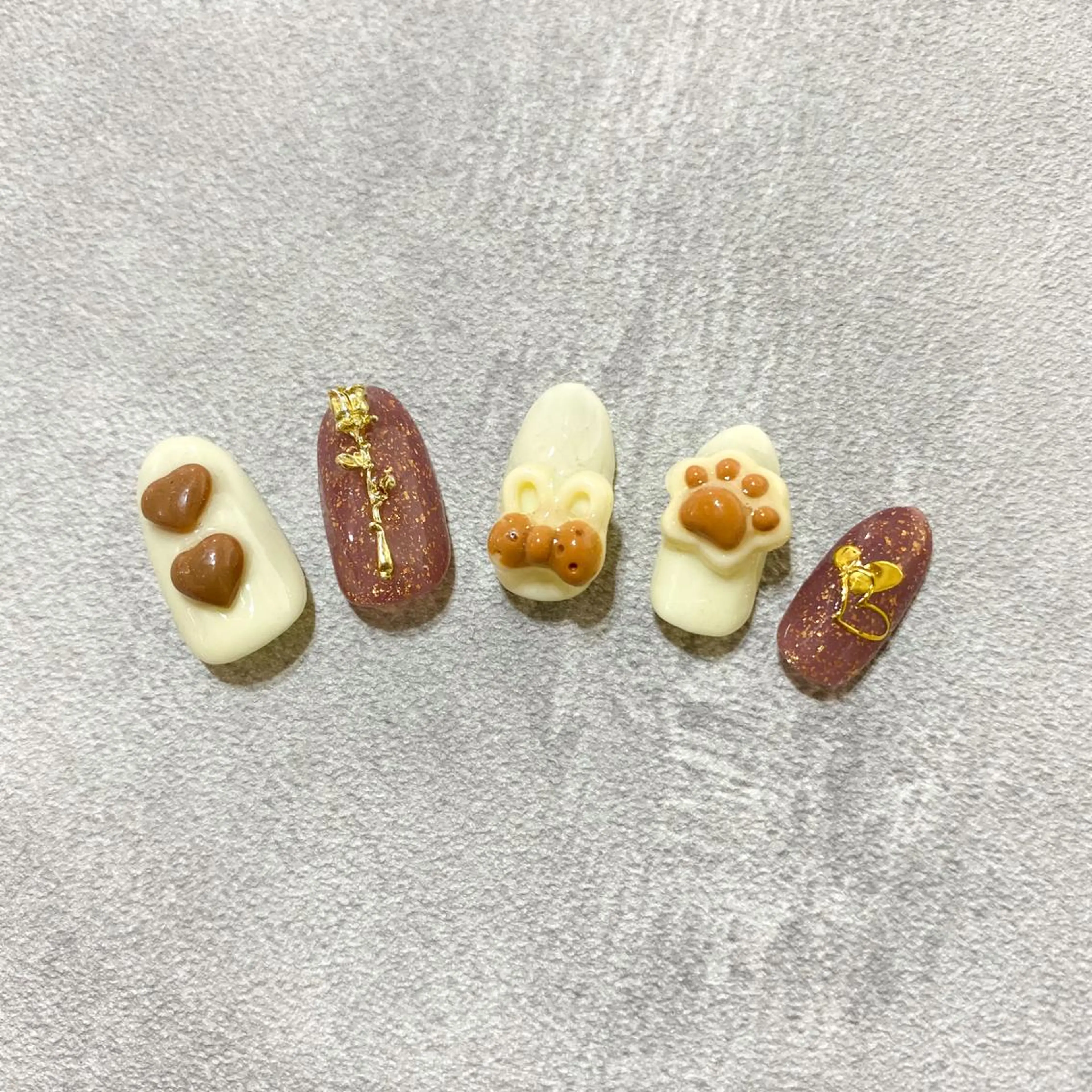 ネイル ハンドネイル ゴテゴテ💙ワンホン リオナのネイルデザイン