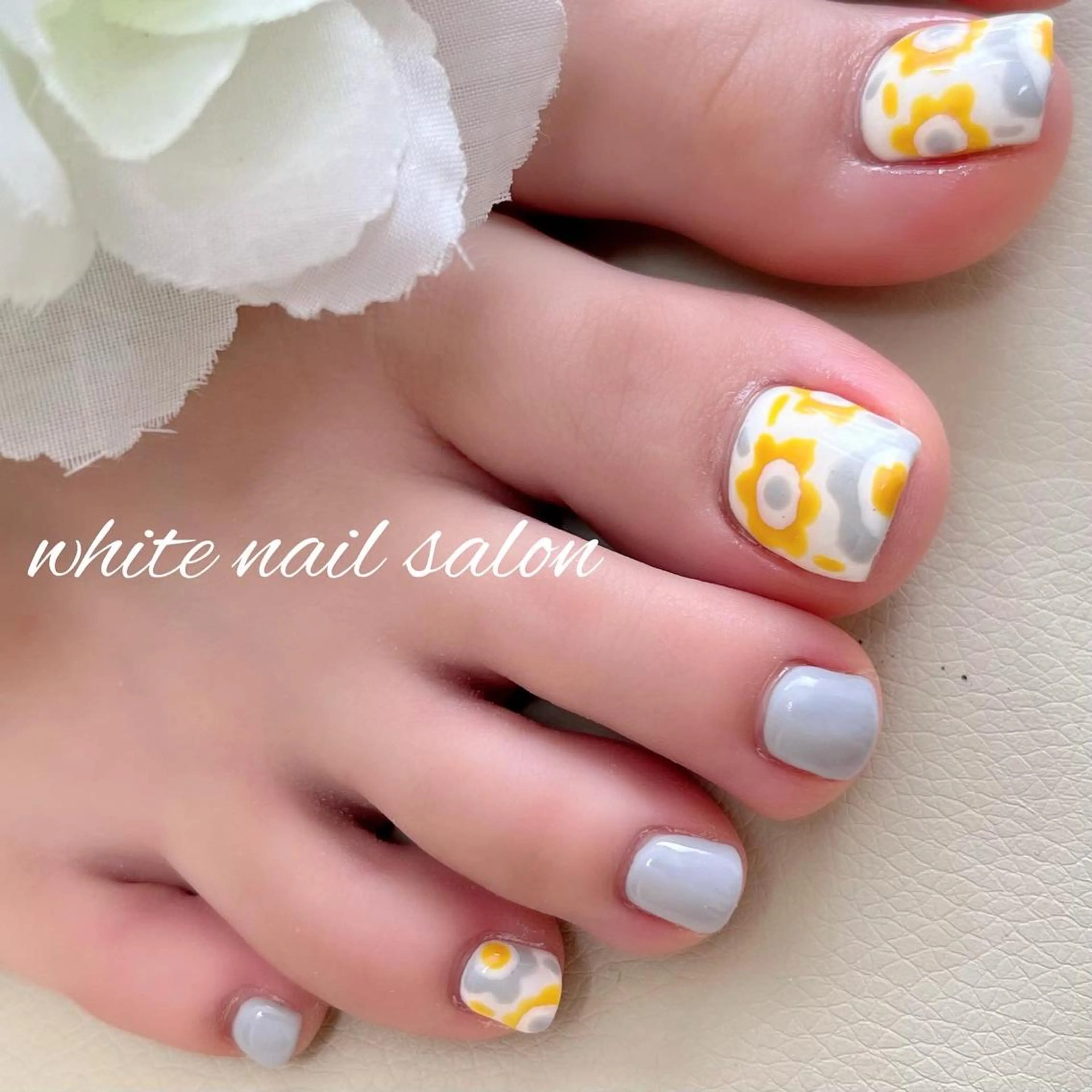 ネイル フットネイル ジェルネイル ハードジェル ラメ(グリッター) 持ち込み フットネイル white nail salonのネイルデザイン