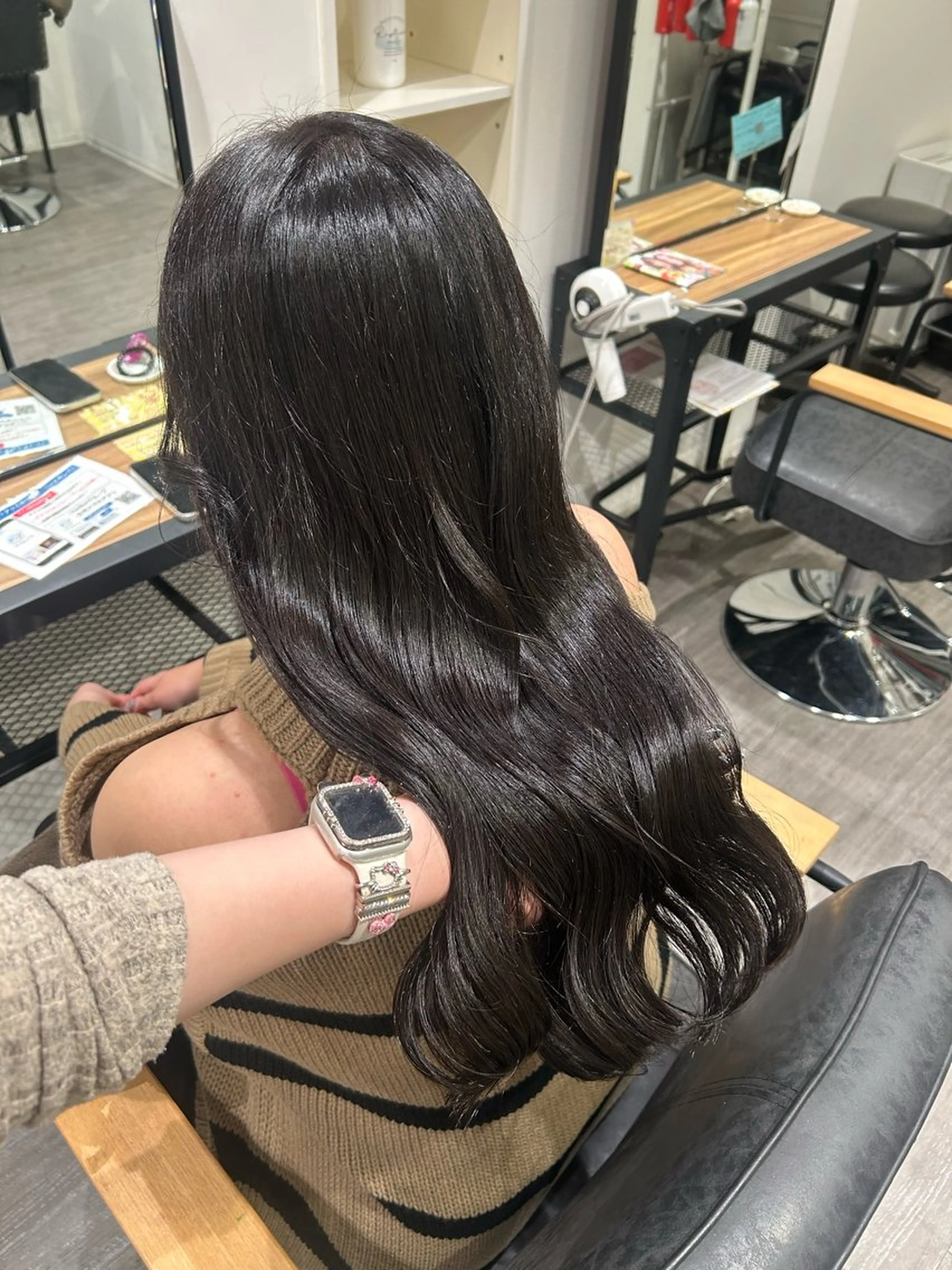 ロング カラー ヘアアレンジ ダークグレー ダークグレージュ グレージュ ヘアカラー トリートメント cocotte 💟草間紫音💟のヘアスタイル