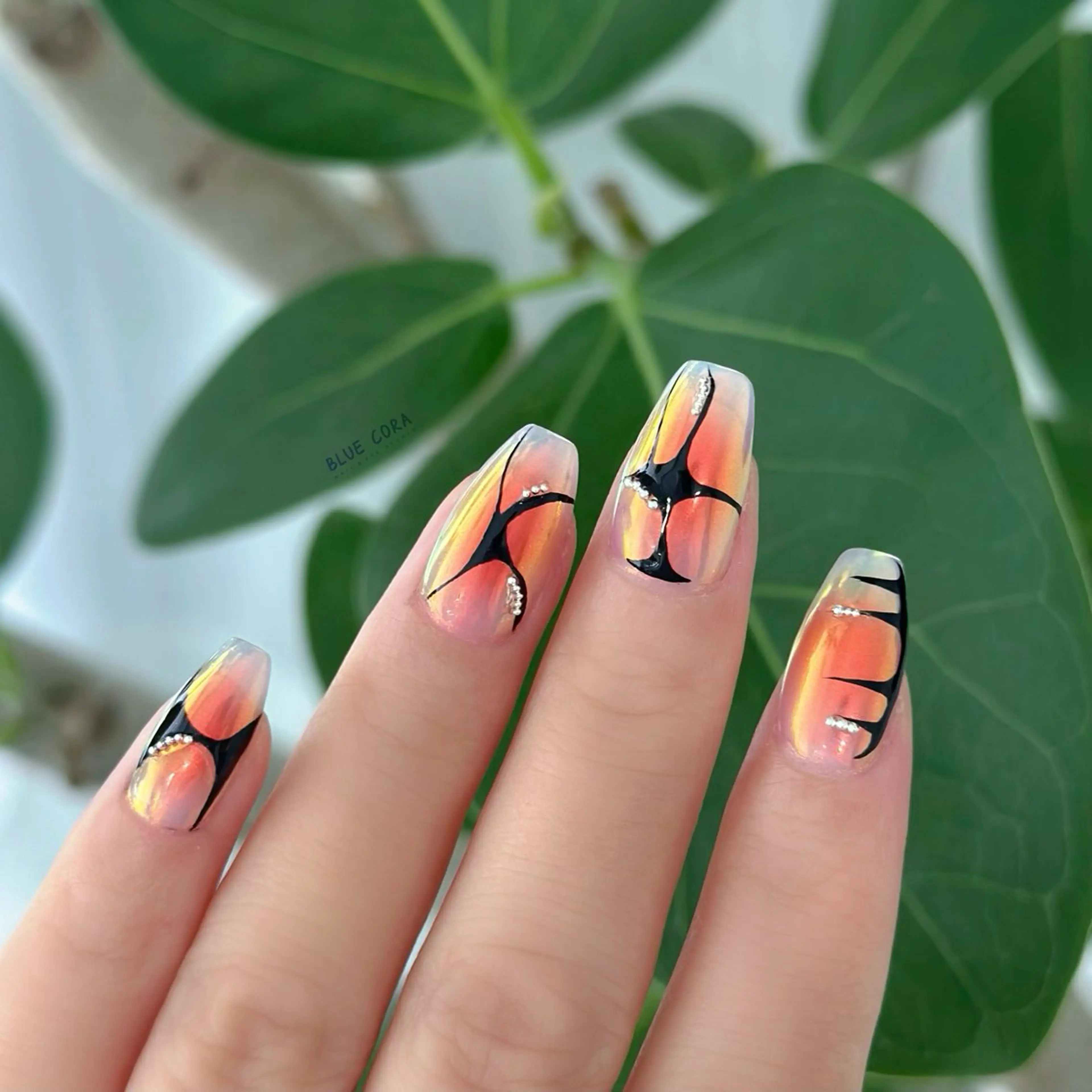 ネイル オーロラネイル チークネイル ハンドネイル ハンドケア BLUE CORAのネイルデザイン