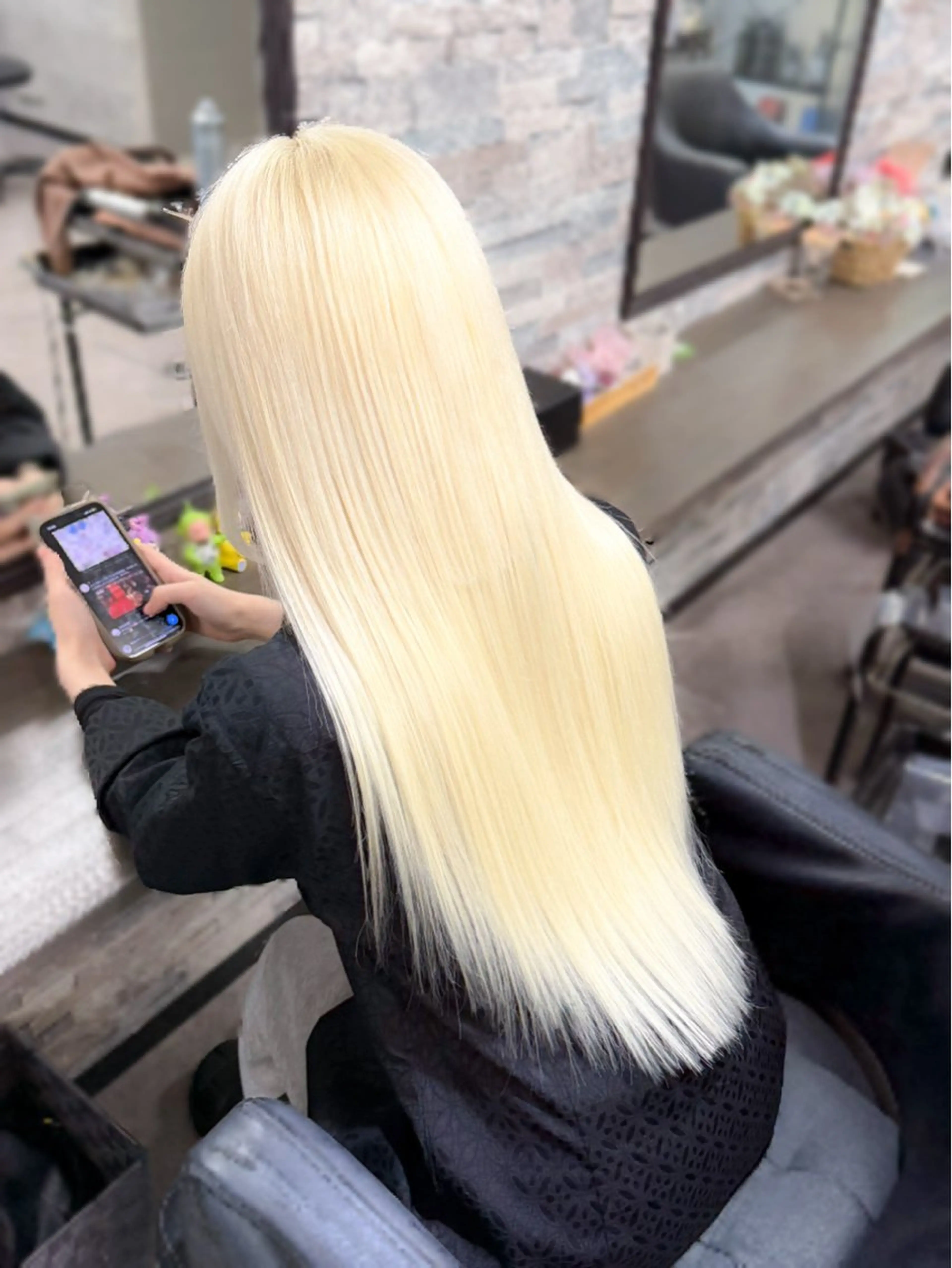 ロング カット ヘアカラー トリートメント エクステ ハイトーンエクステ 🎩カズキ🎩のヘアスタイル