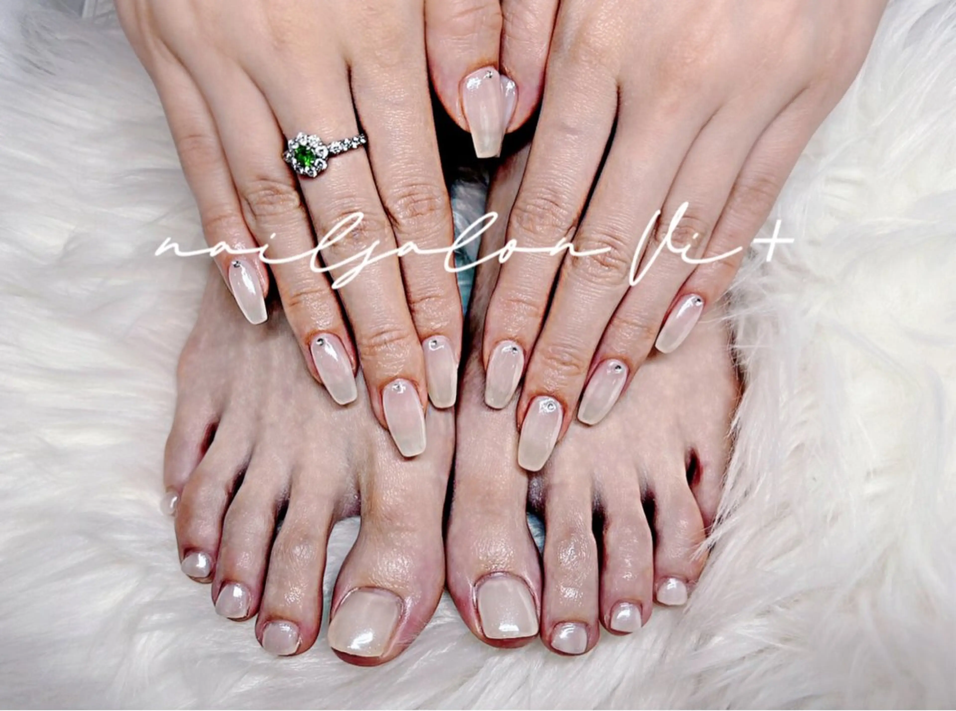 ネイル ハンドネイル フットネイル Nailsalon Vi+ももか🩷のネイルデザイン