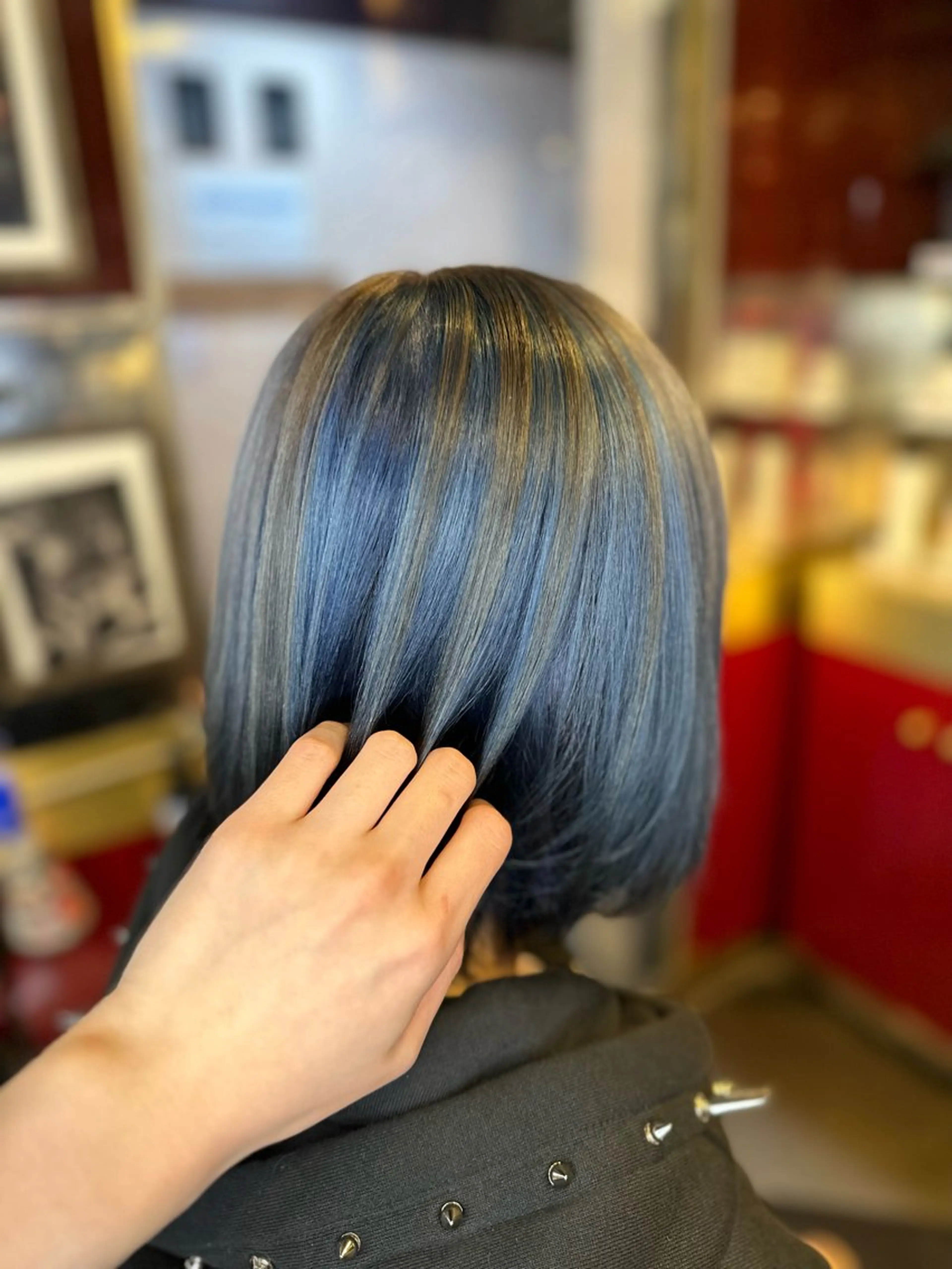ショート カラー ブルーカラー カット ヘアカラー トリートメント レイヤーカット/ カラー/長谷恵花のヘアスタイル