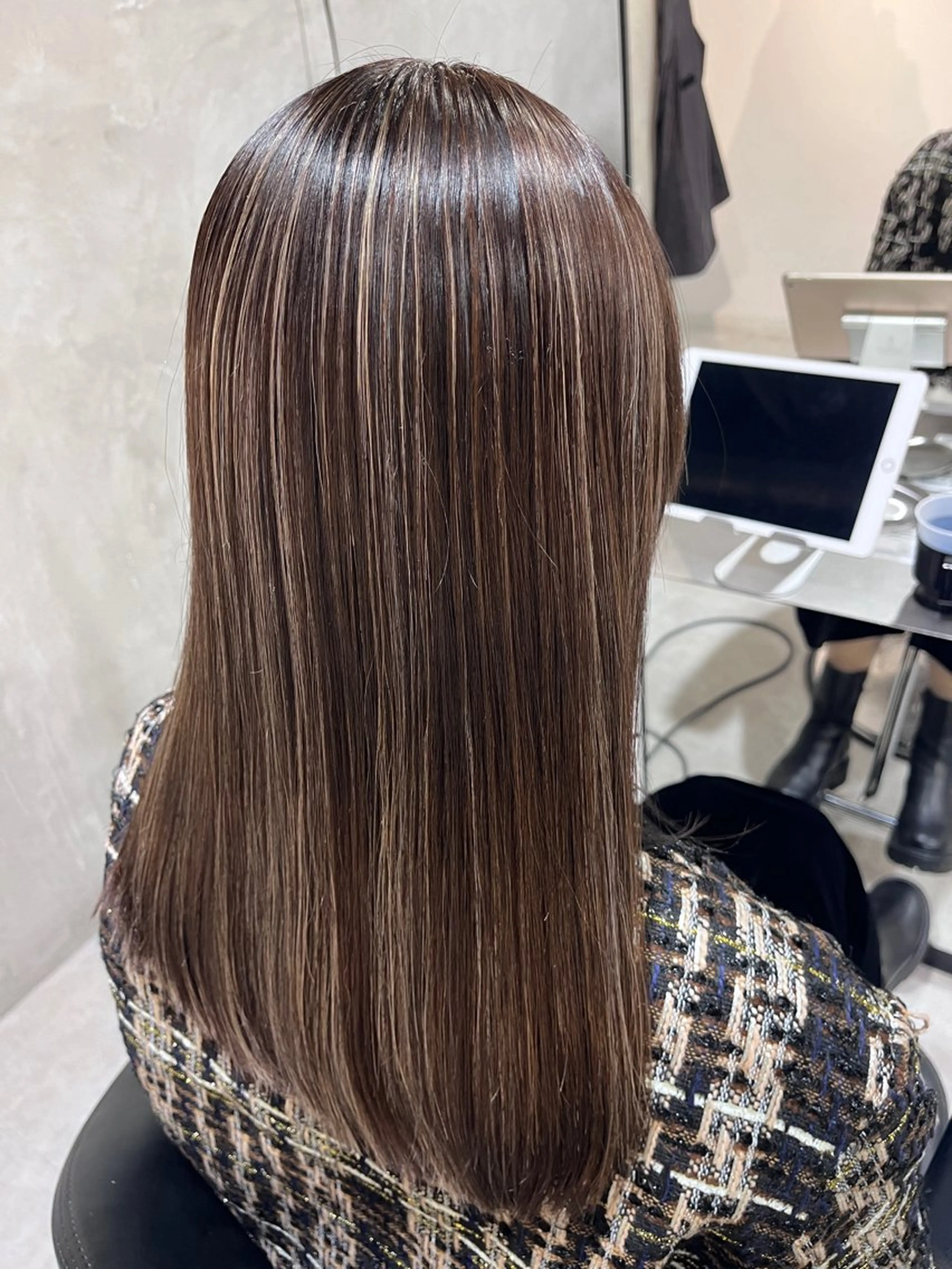 セミロング ハイライト on.ｵﾝ/三ノ宮/ メンズ/カットのヘアスタイル