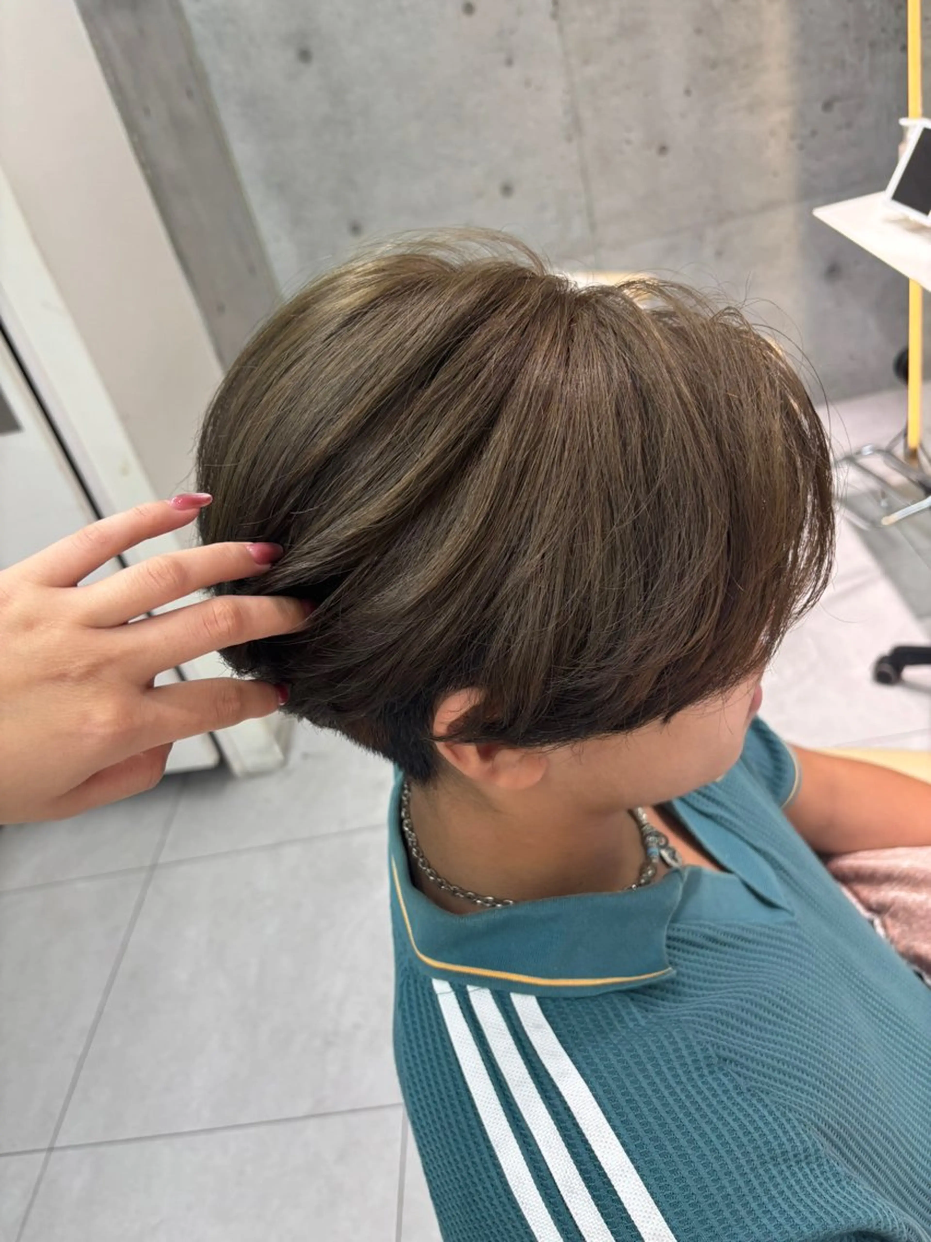 カラー あいり／艶髪 、透明感カラー🩶のヘアスタイル