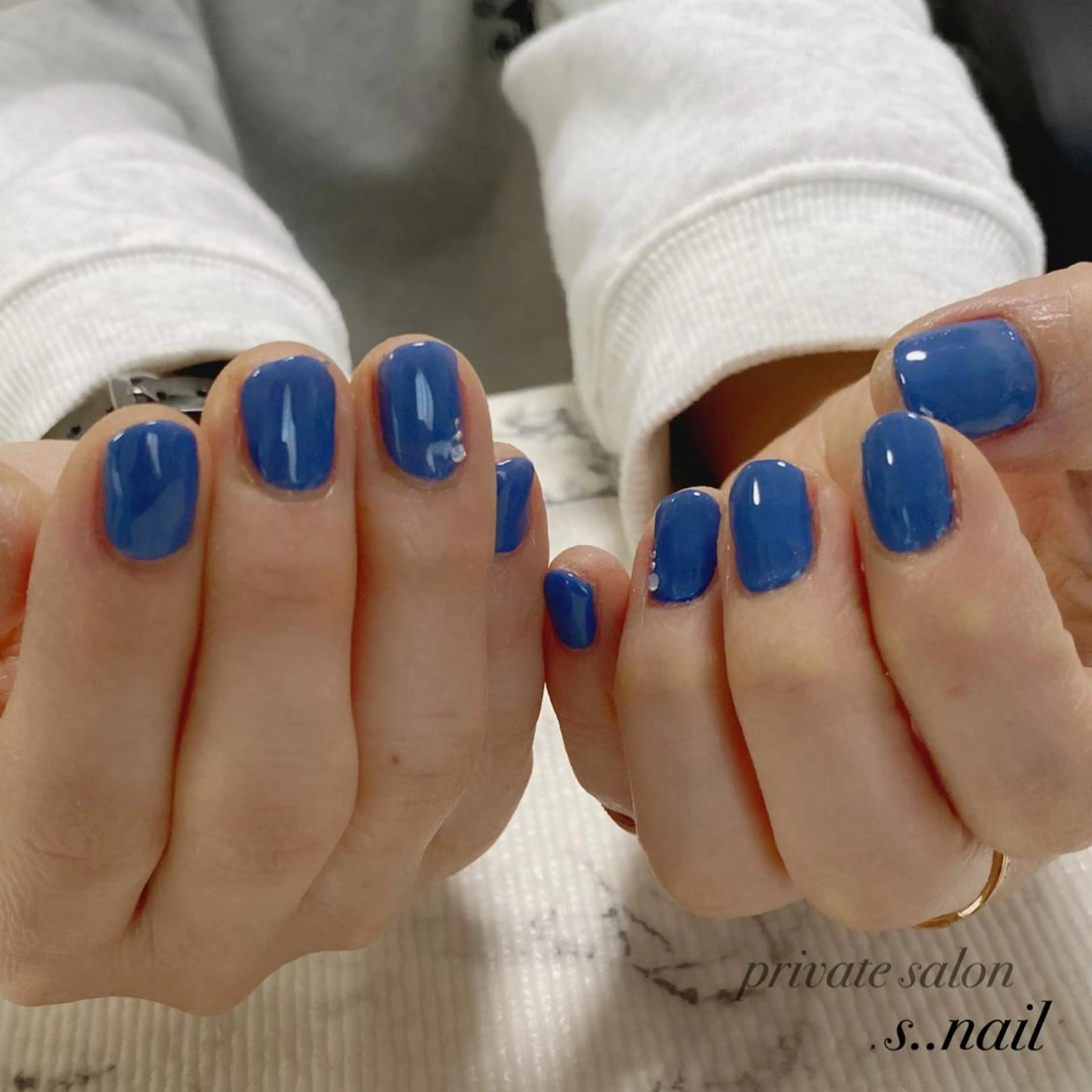 ネイル ブルー ワンカラーネイル ハンドネイル フットネイル s..nail / MORITAのネイルデザイン