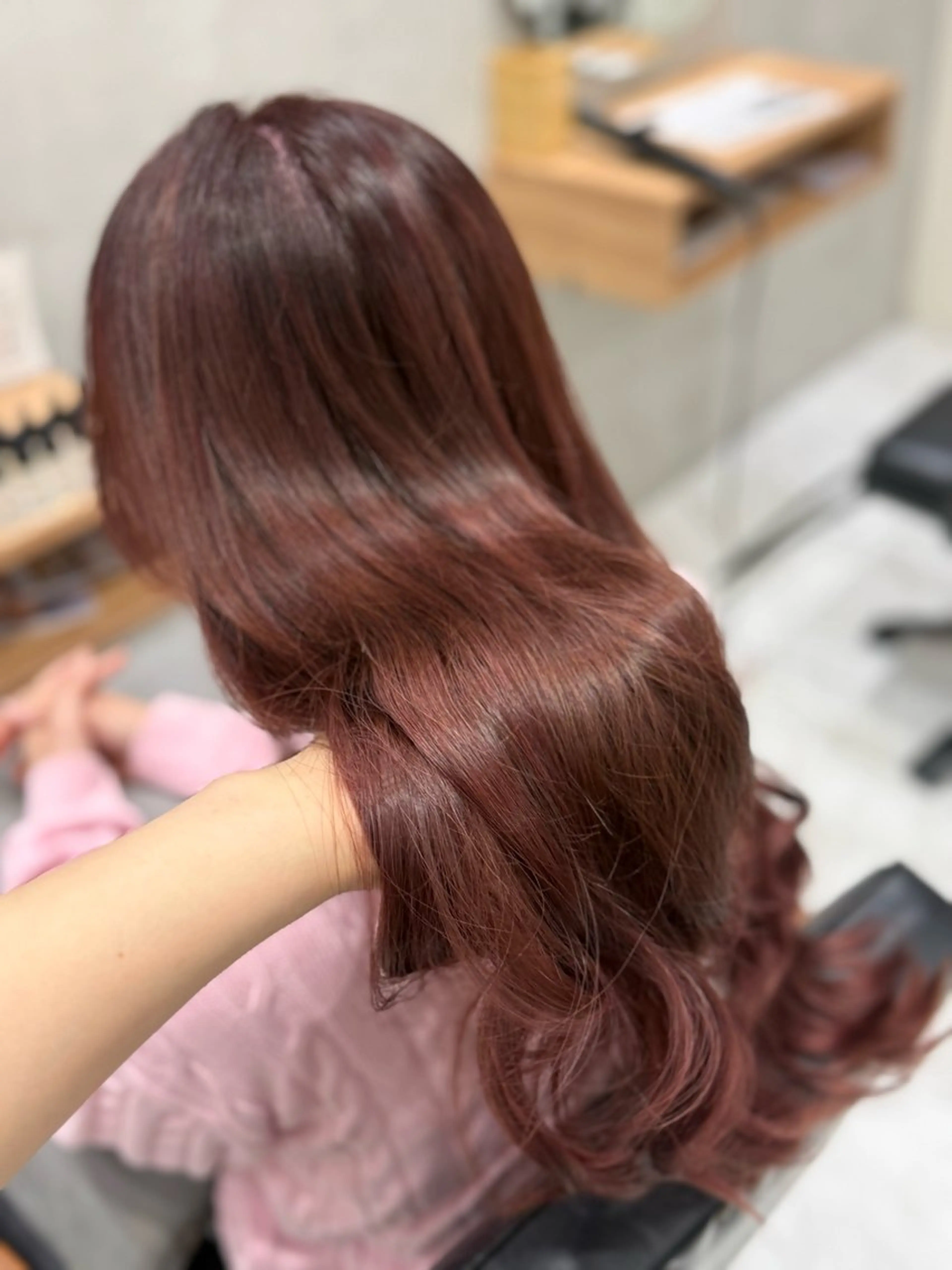 ロング カラー ベージュカラー ブラウンカラー ピンクカラー ピンクベージュ ピンクブラウン カット ヘアカラー 柔らかレイヤー× 透け感カラー/SUのヘアスタイル