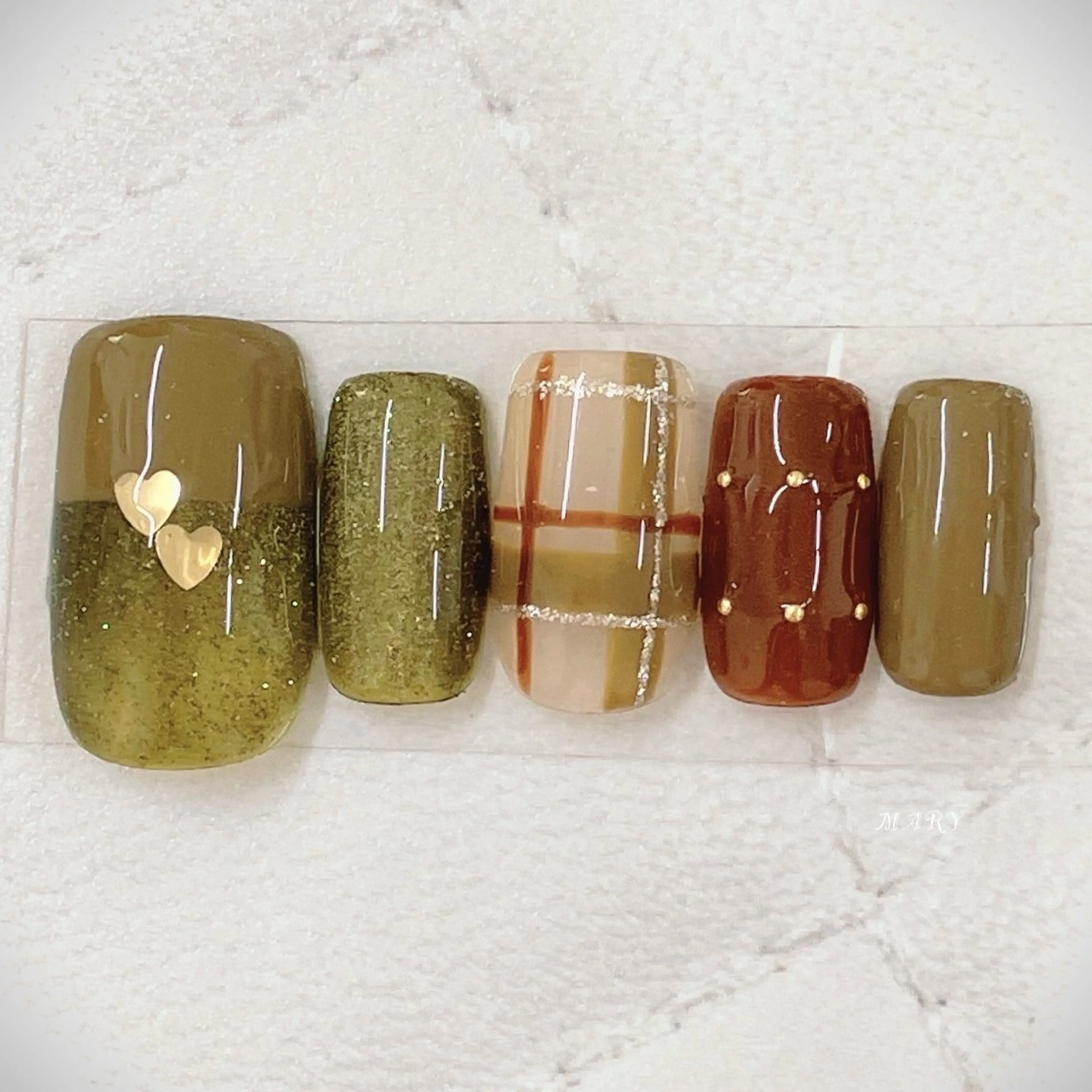 ネイル グリーン マグネットネイル ニュアンスネイル スクエアネイル Mary nail .narumiのネイルデザイン