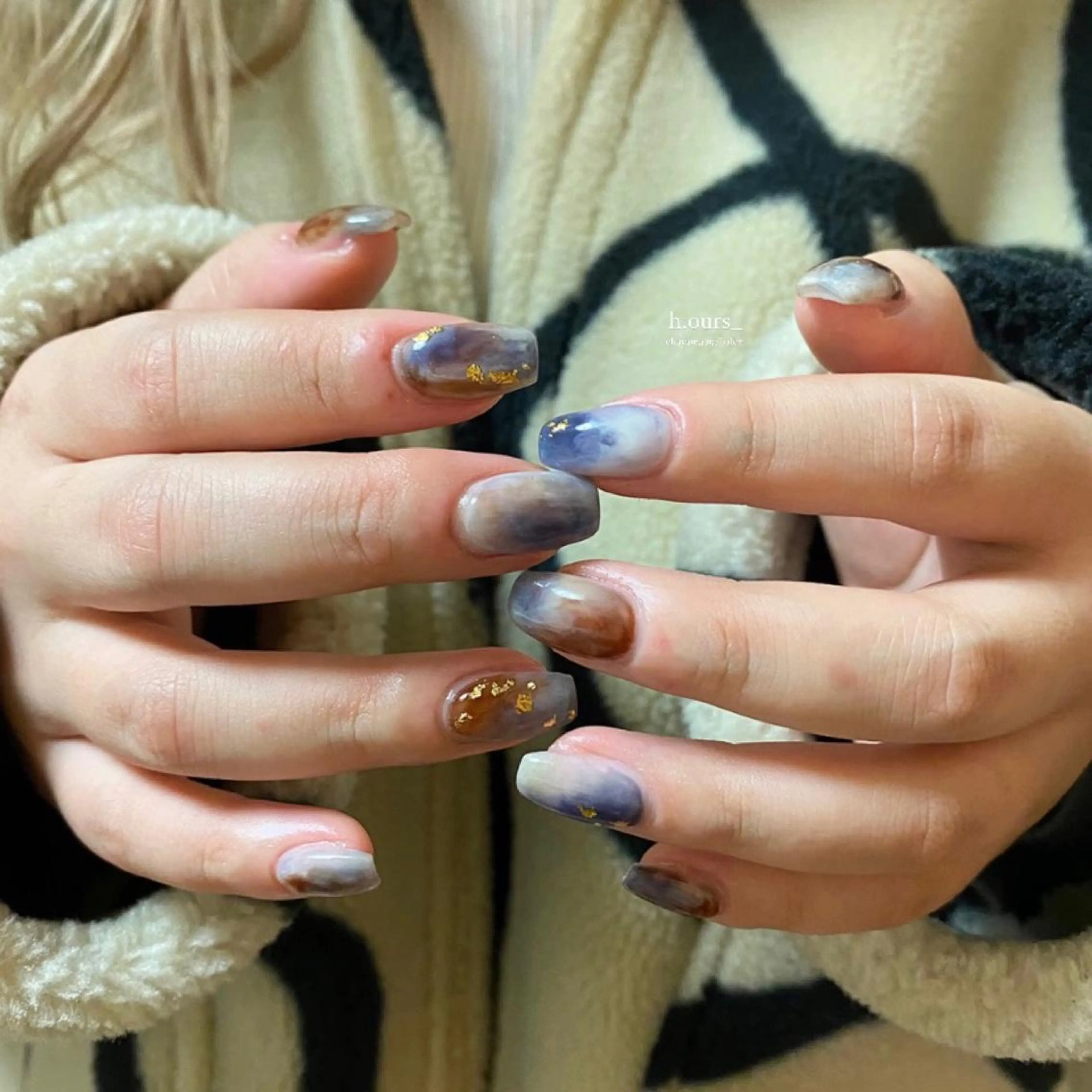 ネイル 成人式 ネイビー ニュアンスネイル h.ours _のネイルデザイン