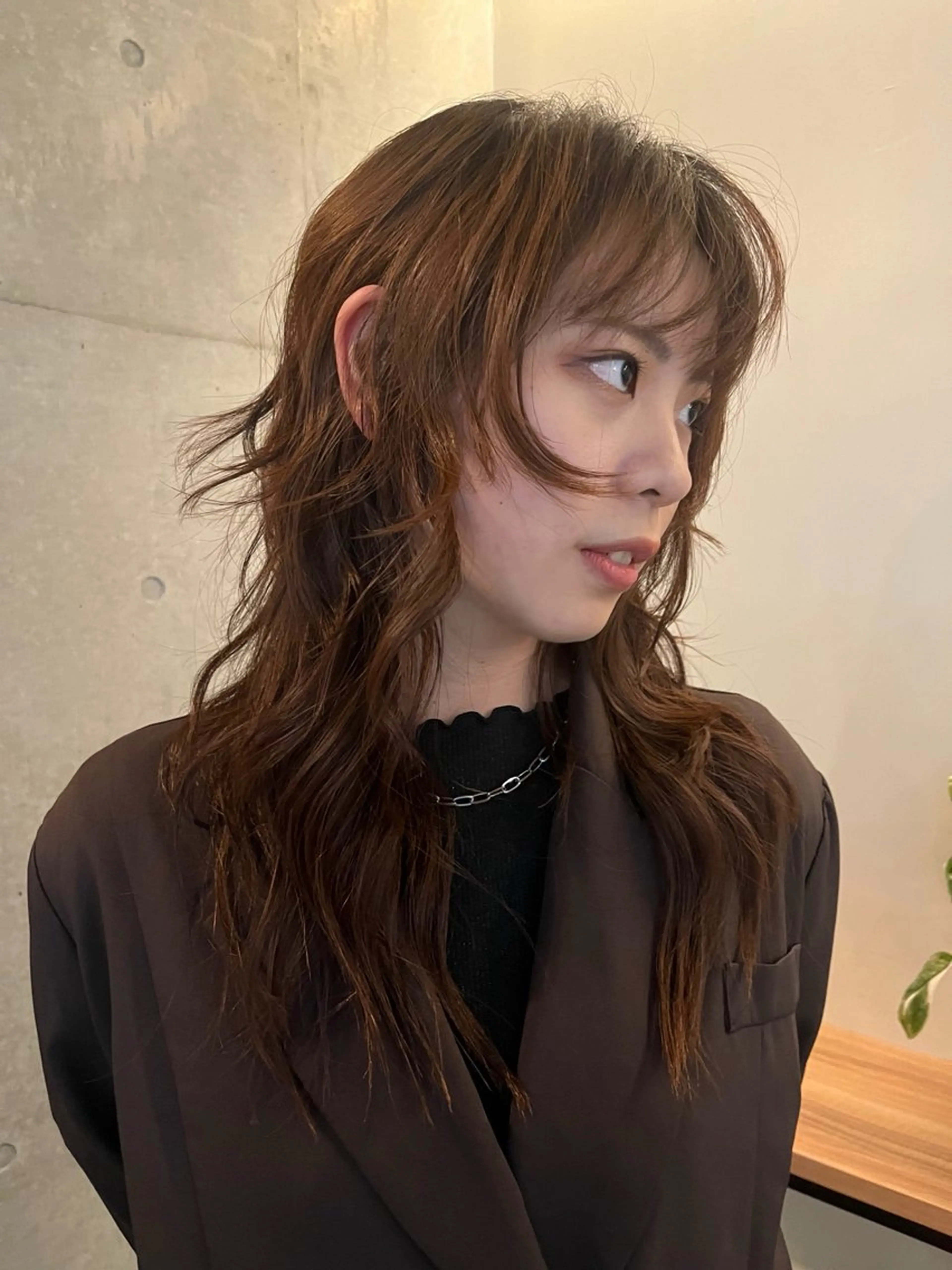ロング 顔まわりレイヤー ハッシュカット ハイレイヤー レイヤーカット ロング カット トリートメント レイヤーカット\ウル フ　chinatsuのヘアスタイル