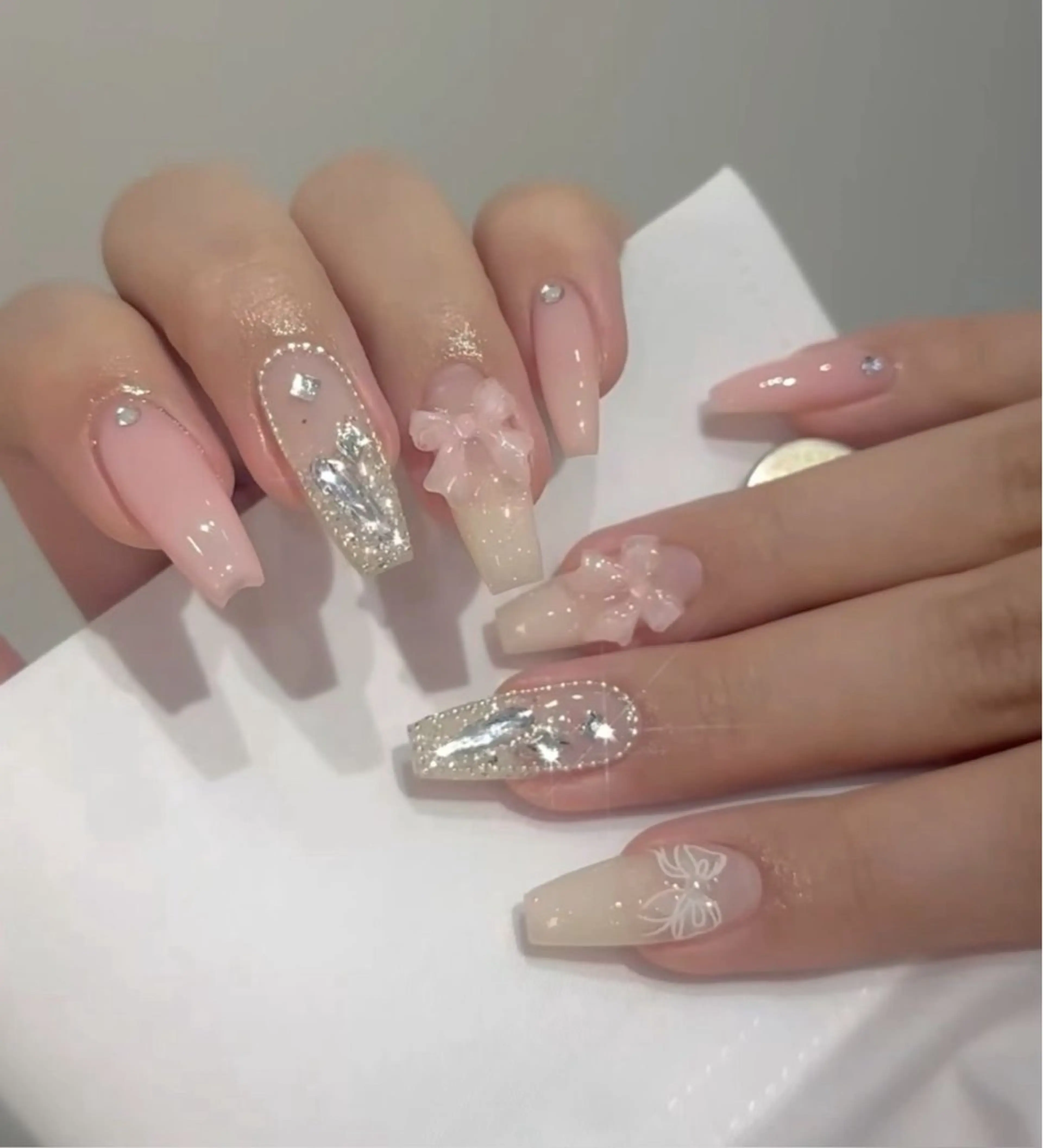 ネイル フレンチネイル ジェルネイル マグネットネイル 持ち込み ニュアンスネイル ハンドネイル Ribbonnail salonのネイルデザイン