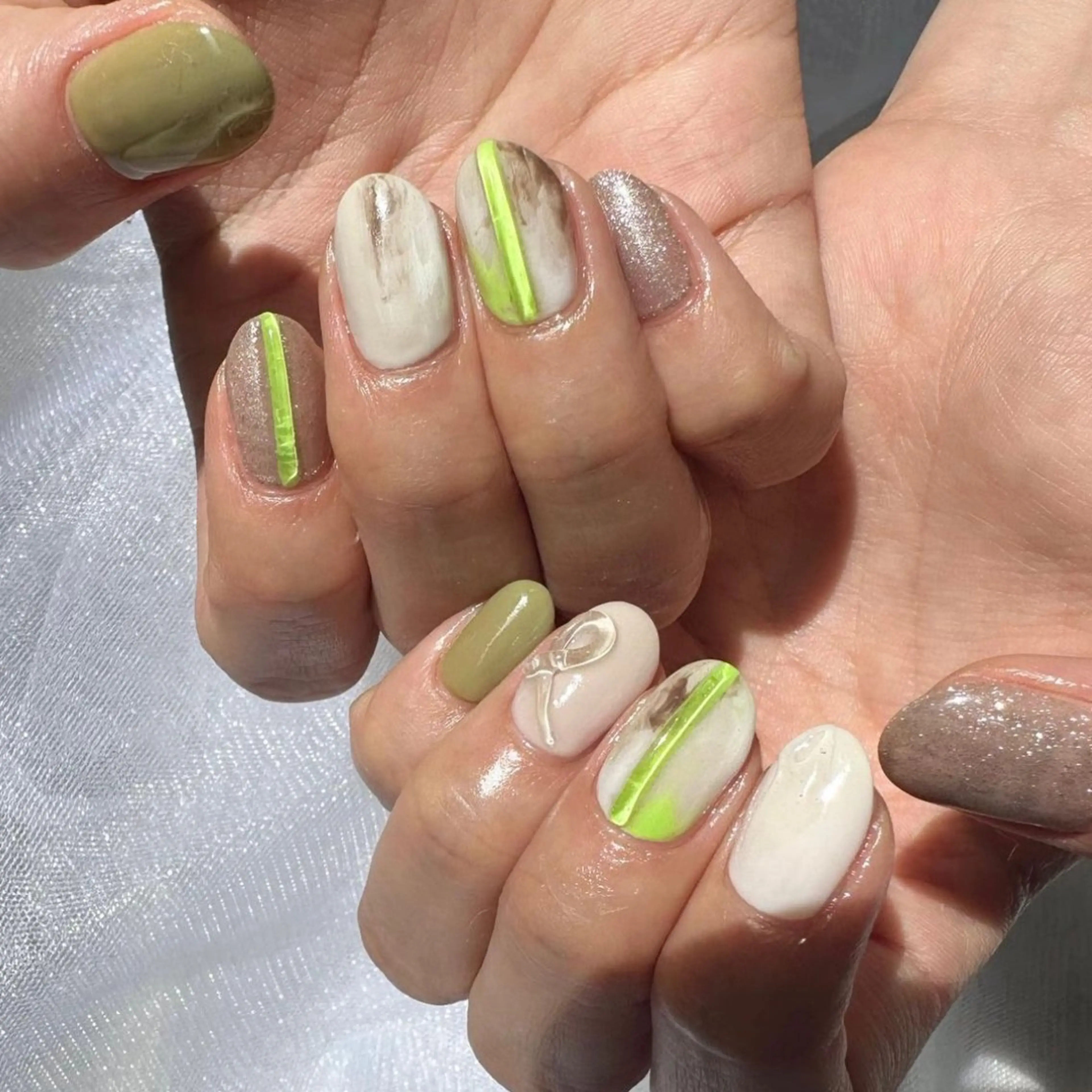 ネイル クリアネイル グリーン 氷ネイル・うるうるネイル 韓国ネイル マグネットネイル 🪞KAPE NAIL 🪞のネイルデザイン