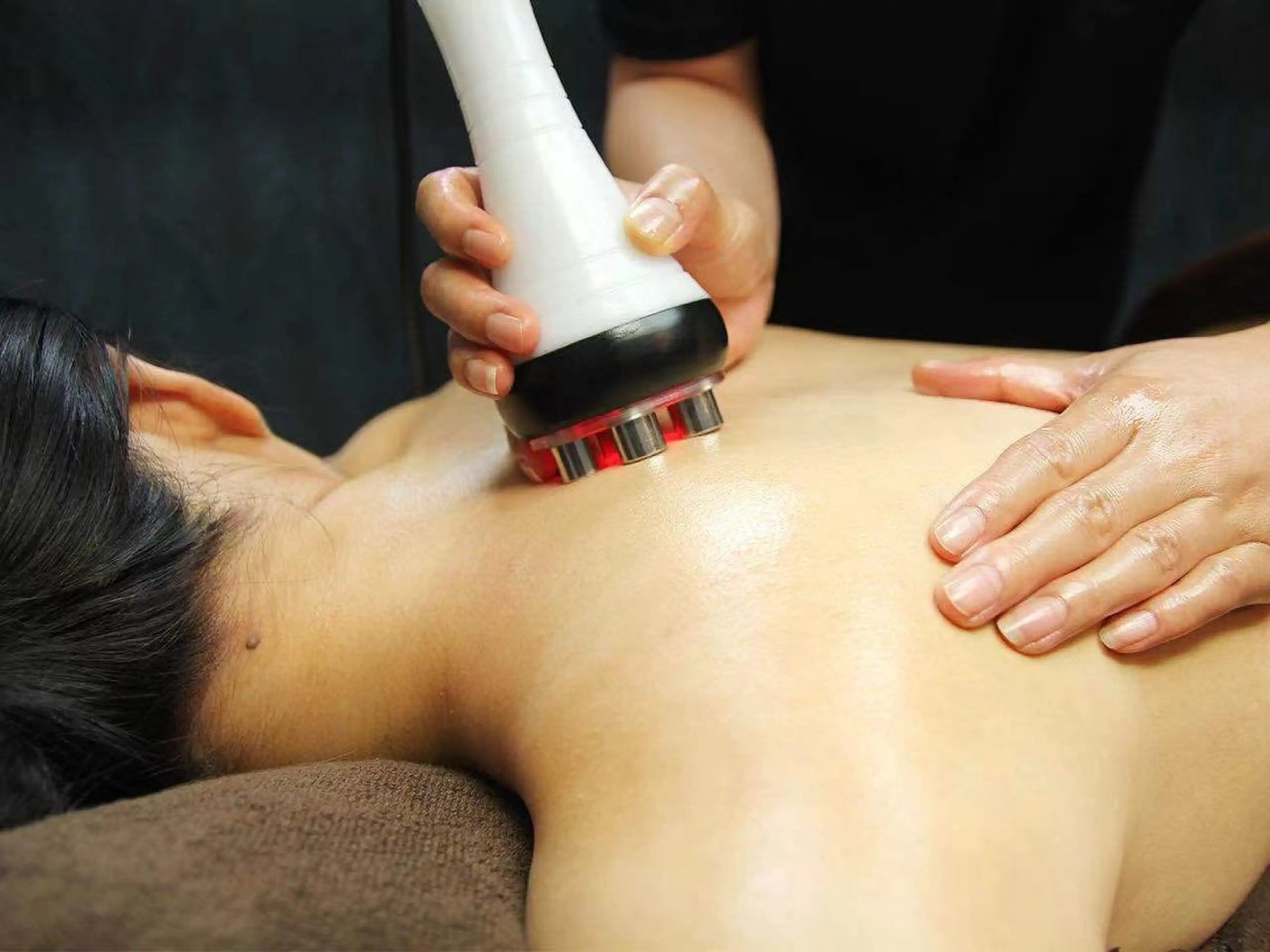 💕[大人気最強瘦身]選ベる八イパ一5部位+全身リンパ+プラシ計120分の写真