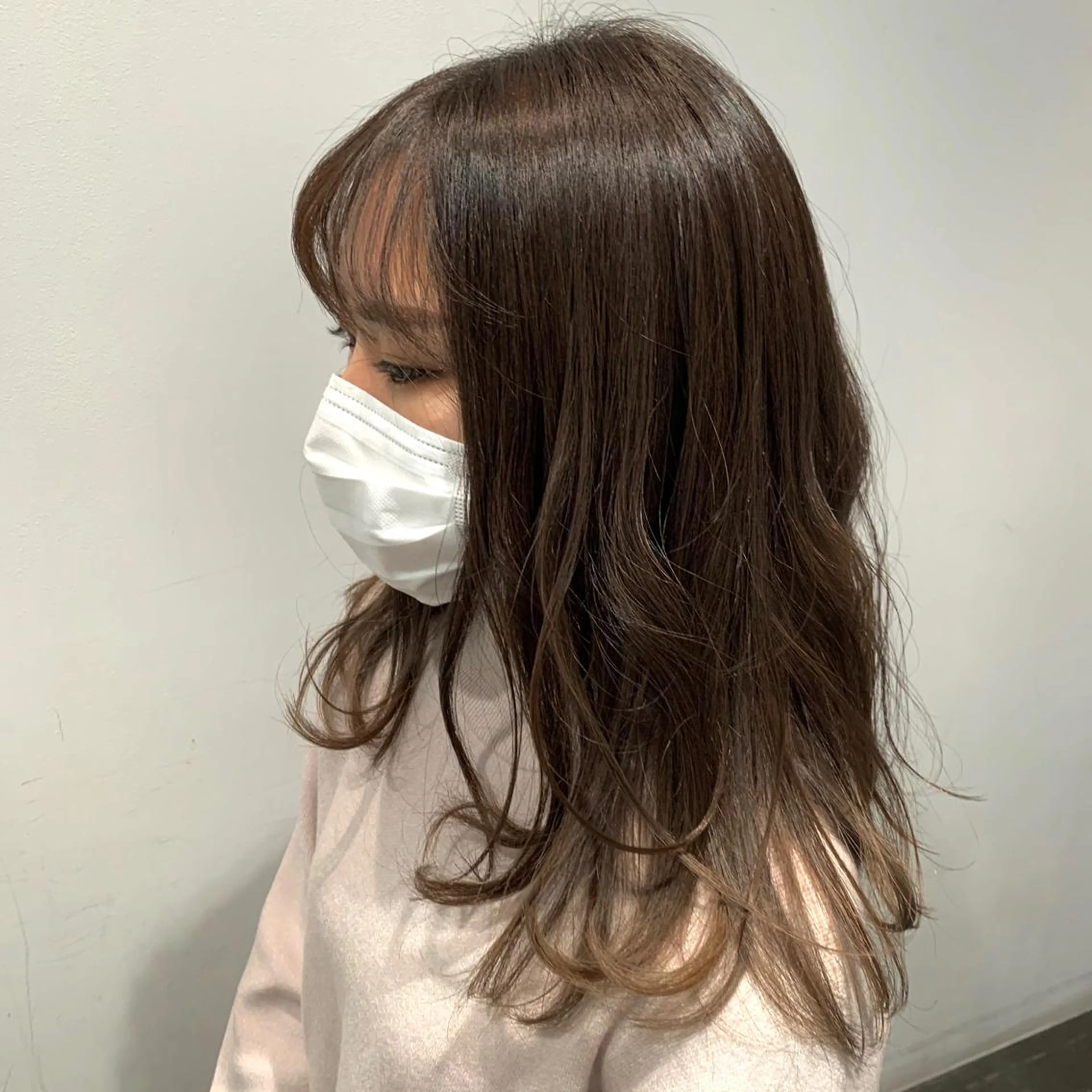 セミロング カラー アッシュ アッシュブラウン ブラウンカラー 透明感カラー グラデーションカラー 土戸　空 /似合わせカットのヘアスタイル