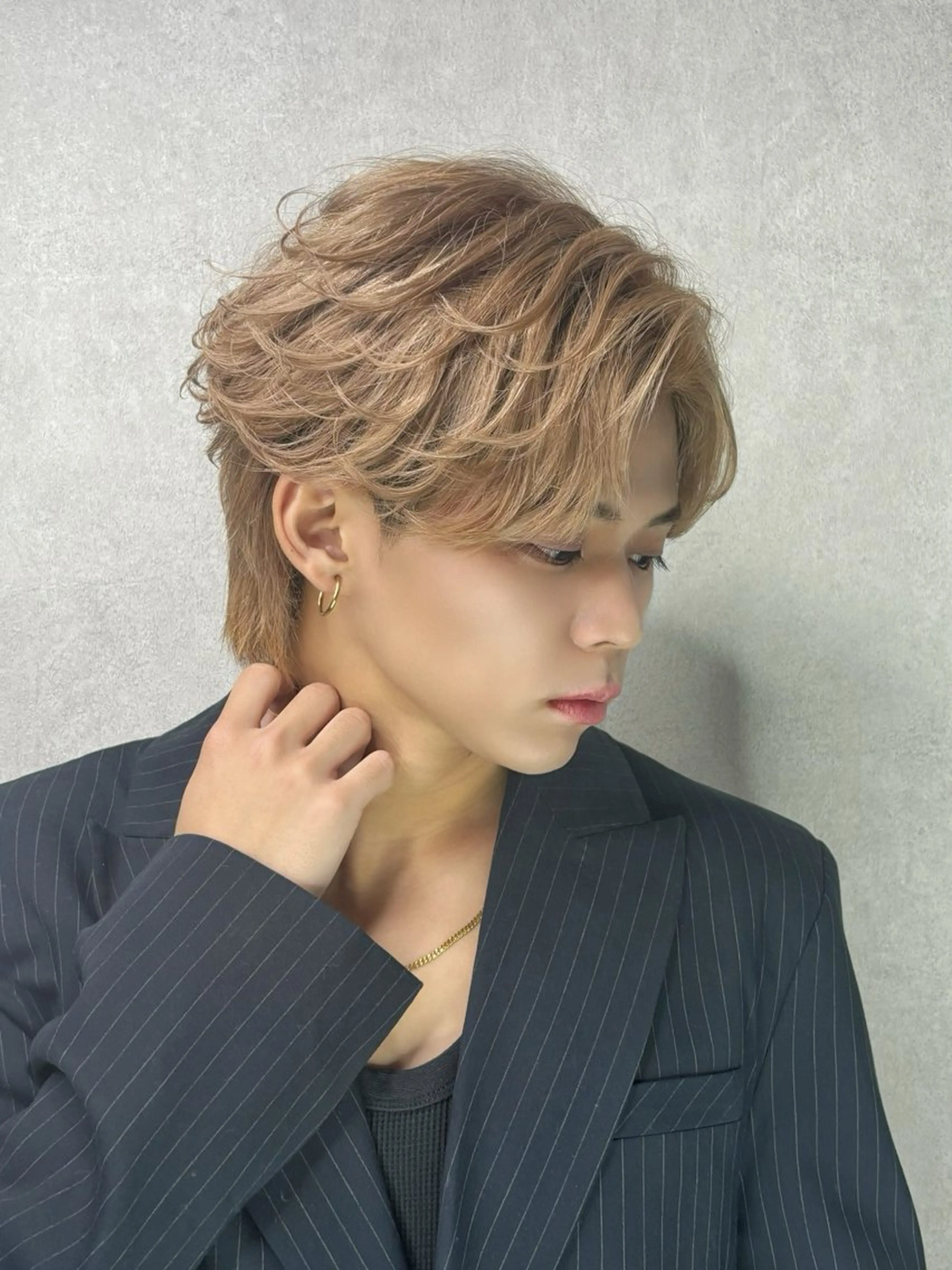 ショート メンズ カット ヘアカラー ✨️センターパート/ 曲がる縮毛矯正✨️のヘアスタイル