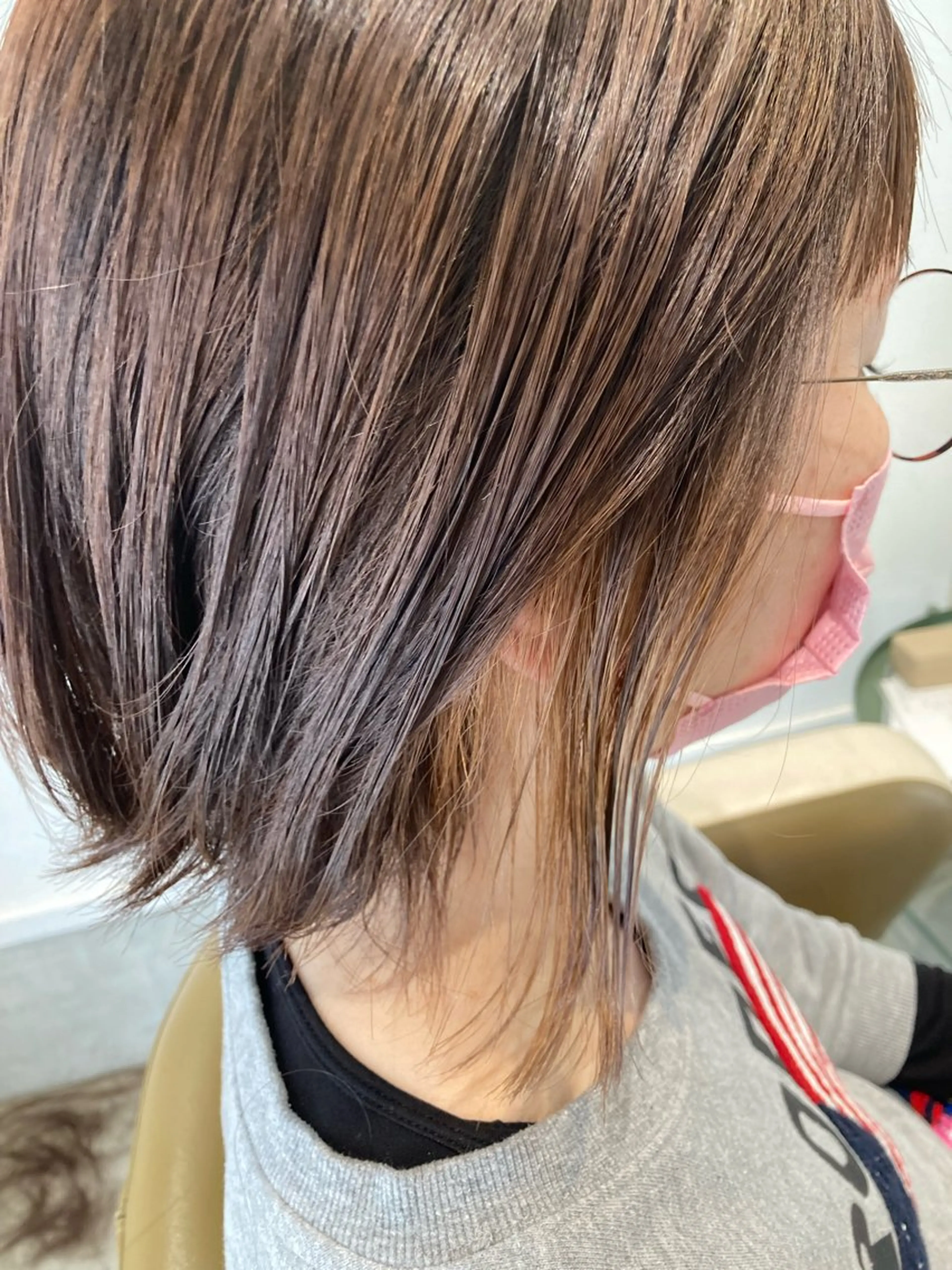 ミディアム カット ヘアカラー 折本 沙織のヘアスタイル