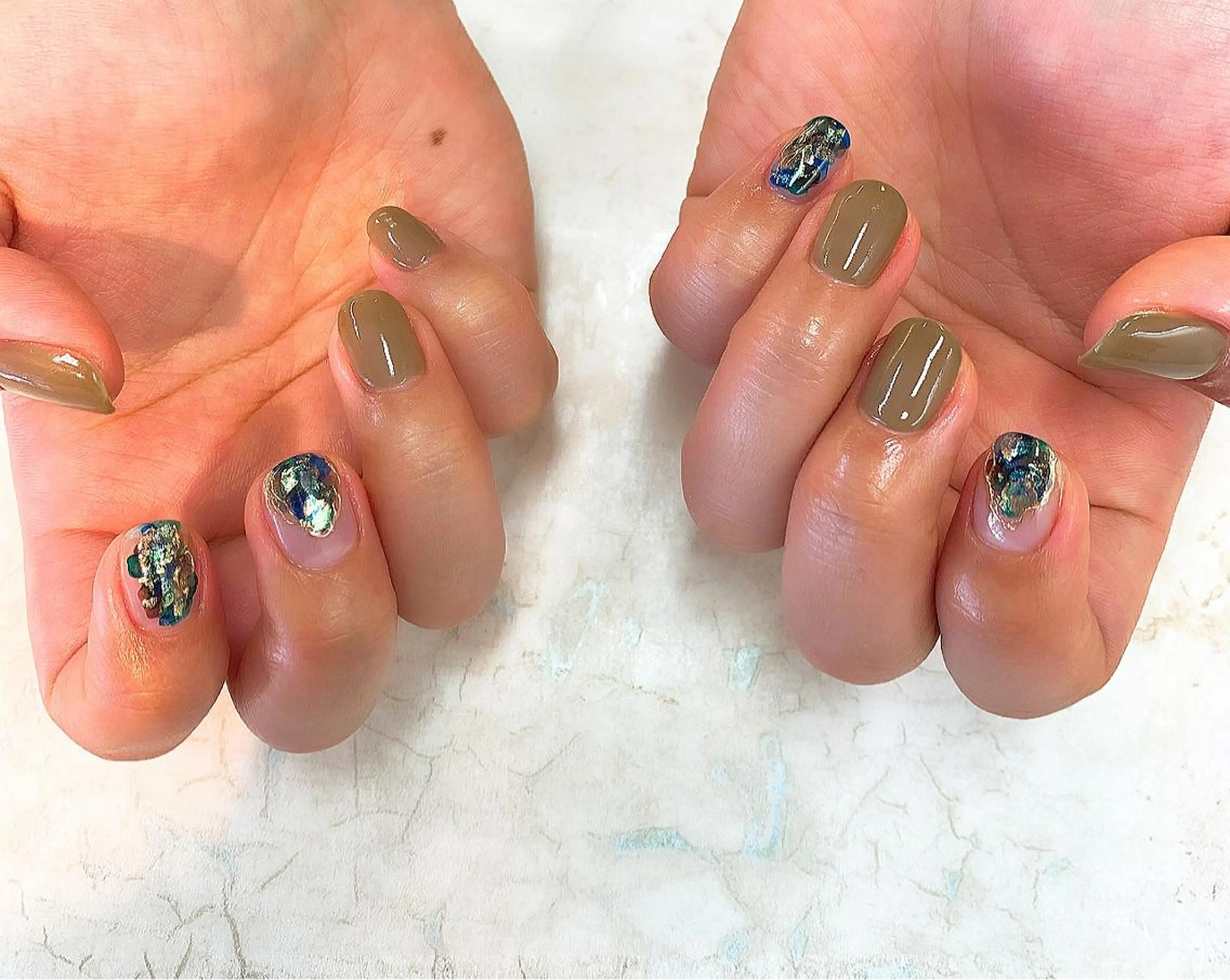 ショート ネイル アートネイル ブルー グリーン ミラーネイル ky__.nail所属・k. yukinoのネイルデザイン
