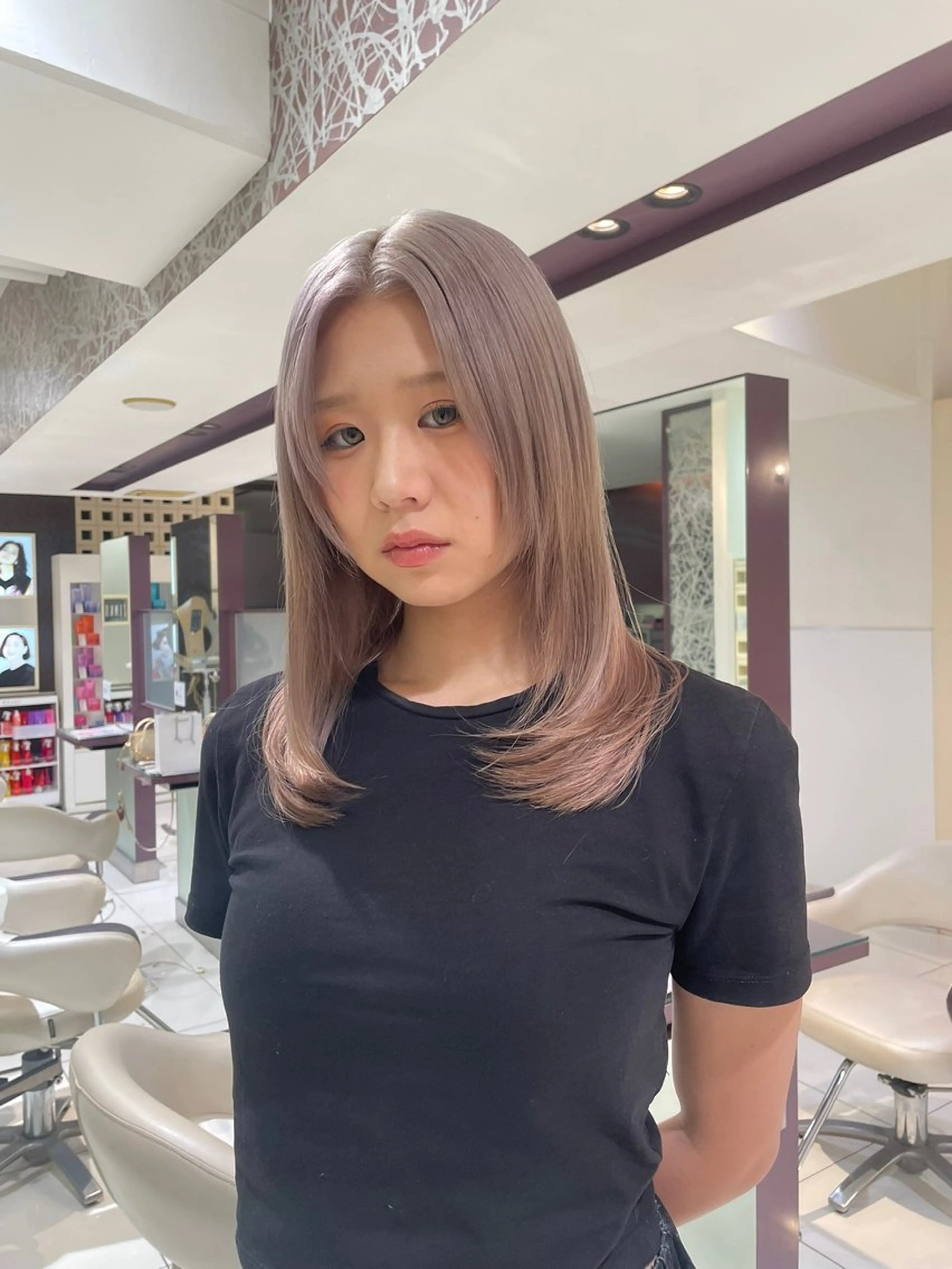 セミロング レイヤーカット まるやま ひなこ/艶髪カラーのヘアスタイル