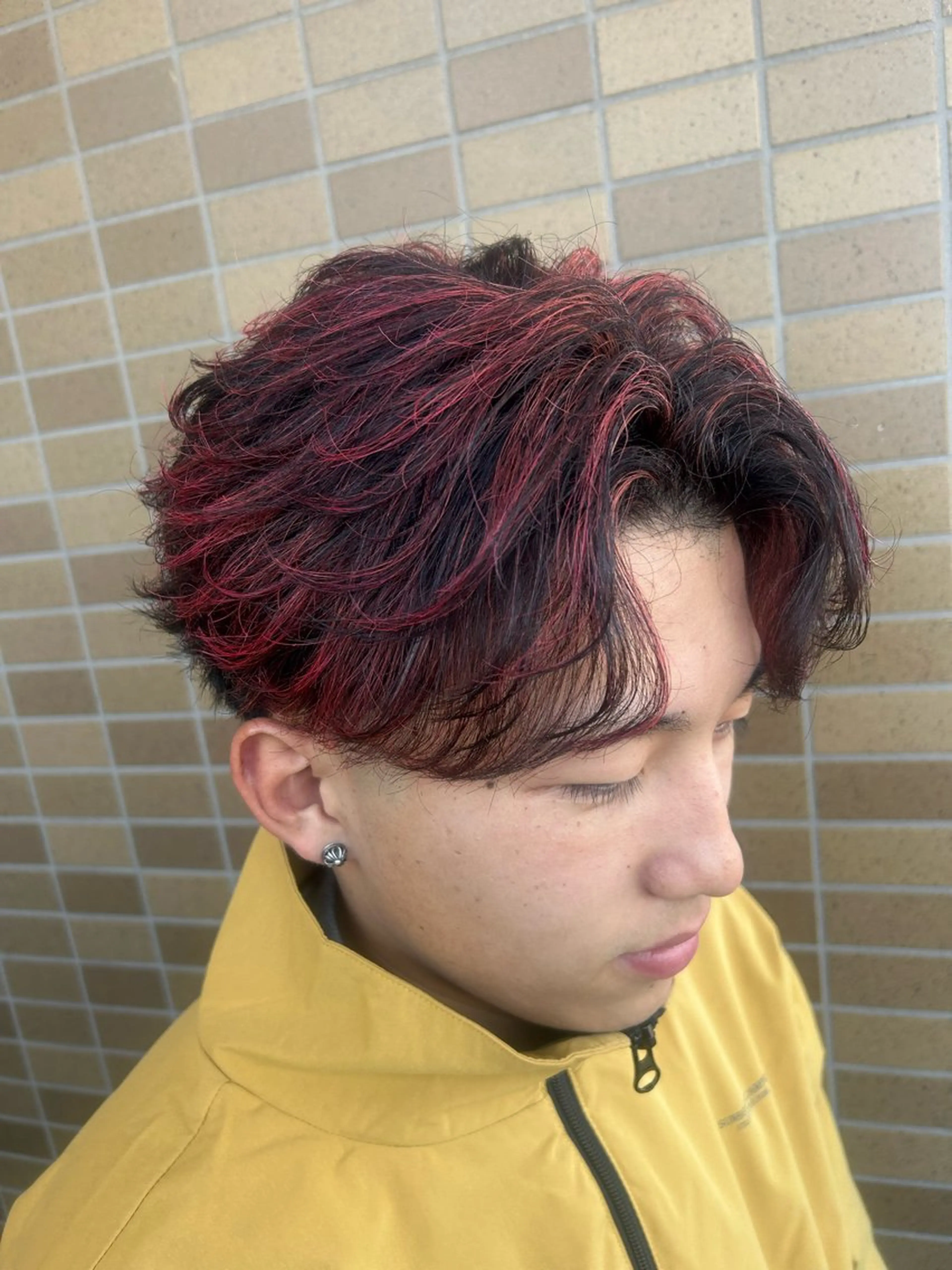 カラー パーマ メンズ フェザーパーマ メンズハイライト メンズパーマ ハイライトカラー カット ヘアカラー stylist 静音「LEON」のヘアスタイル