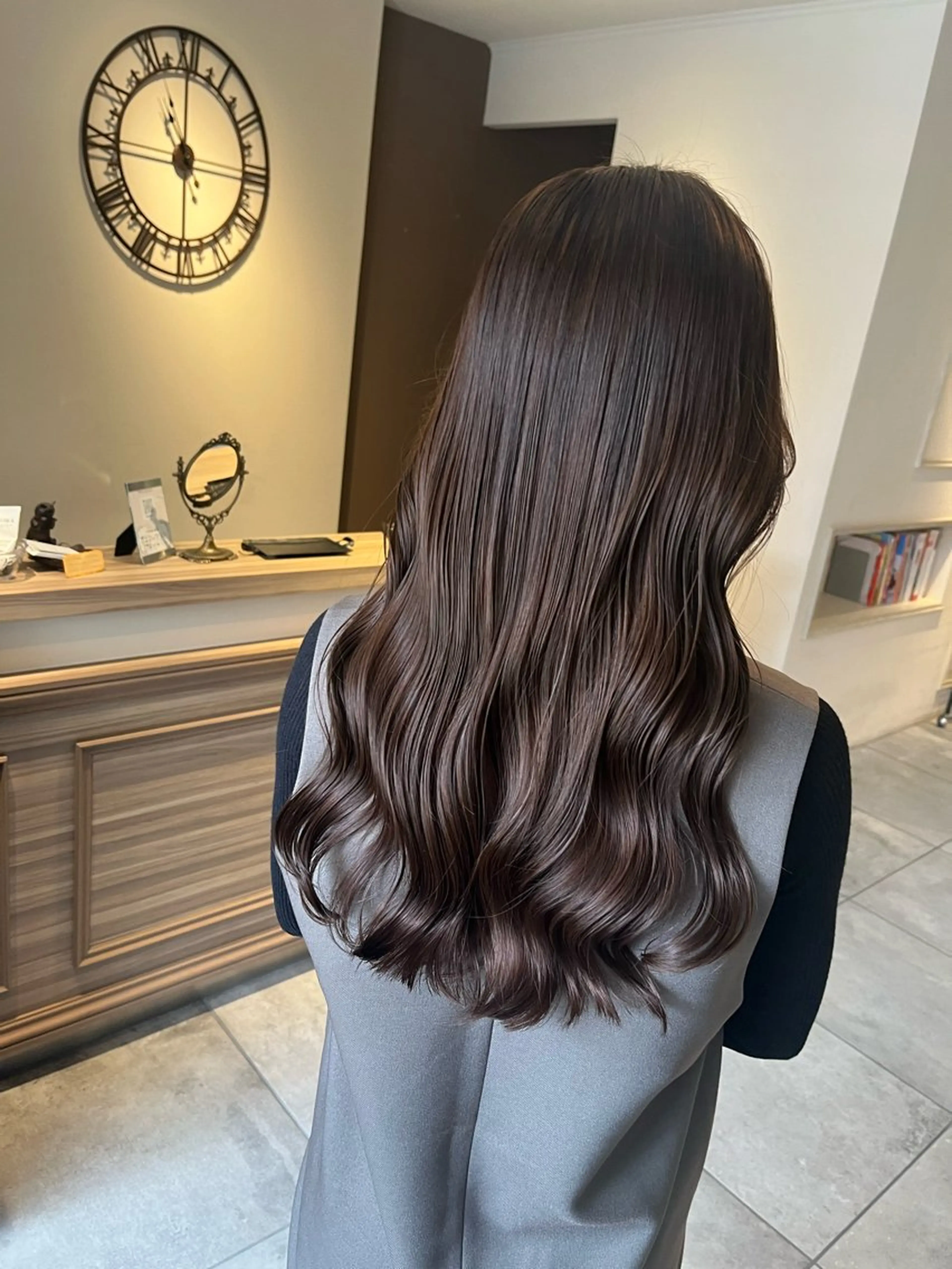 ロング カラー ブラウンカラー ヘアカラー トリートメント 川越 輝梨奈のヘアスタイル