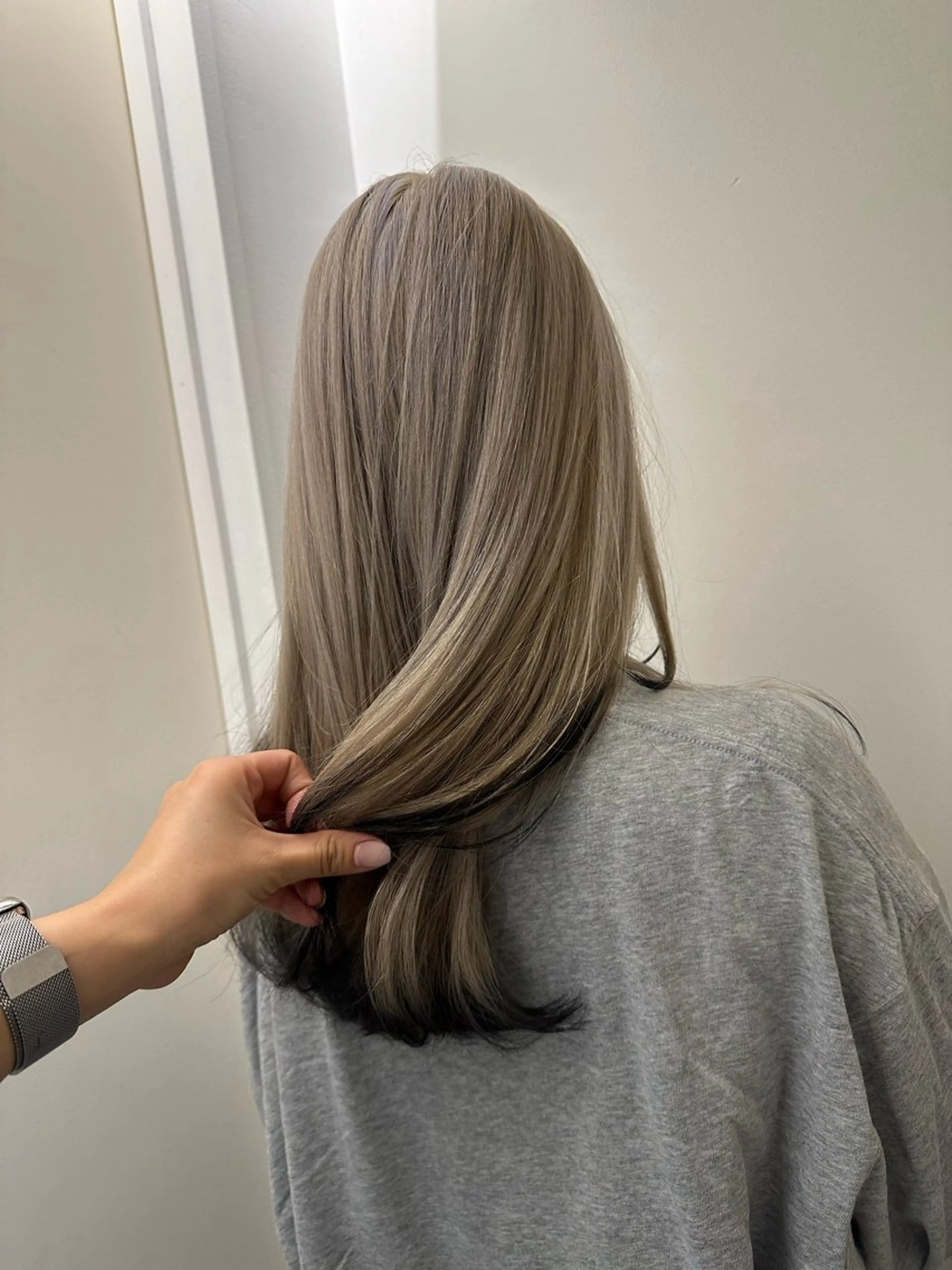 カラー ヘアカラー 韓国ヘアメンズ・レデ ィース特化ミクのヘアスタイル