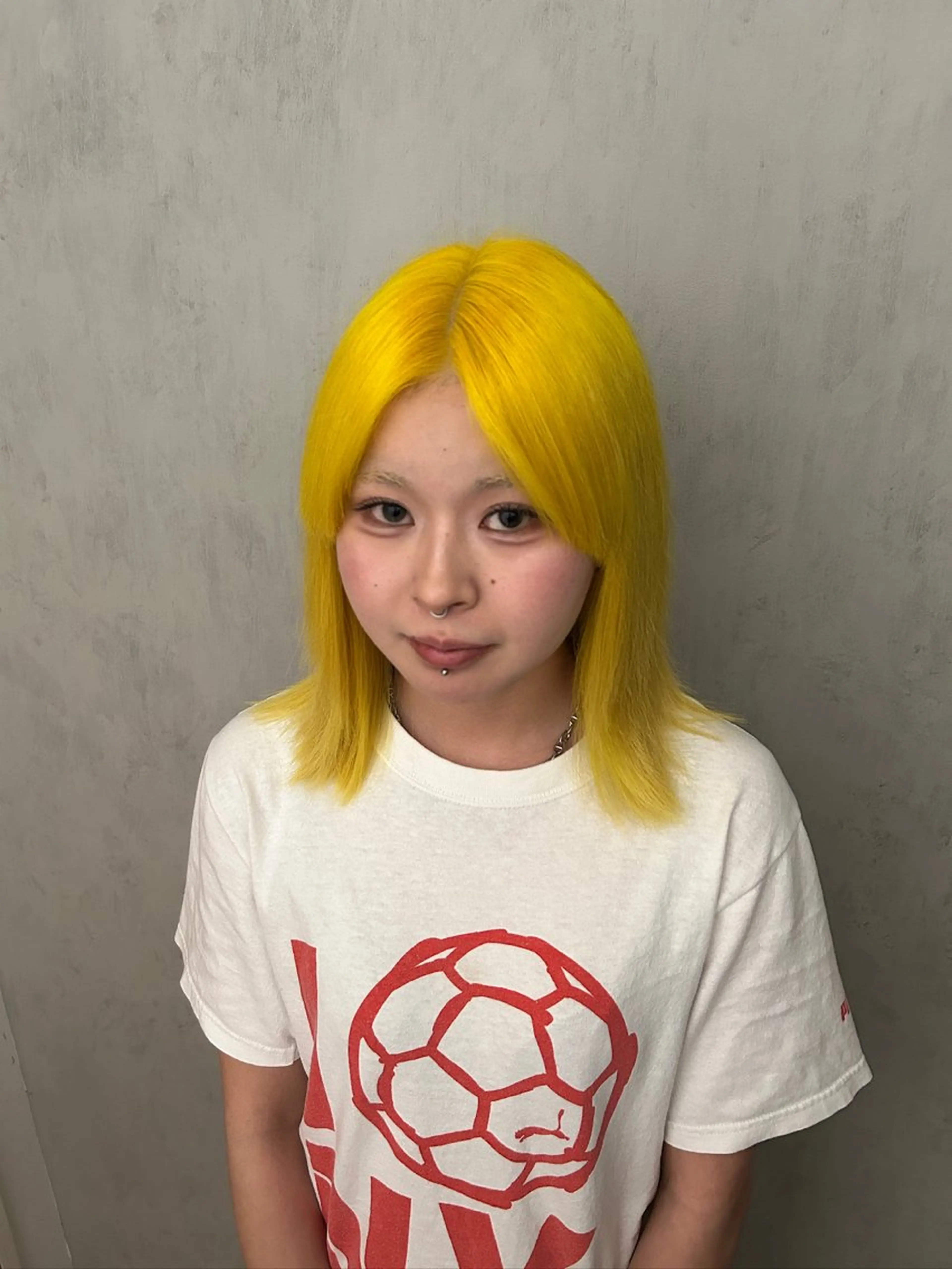 カラー ブリーチ イエローカラー ヘアカラー ma am zee所属・篠原 一成のヘアスタイル