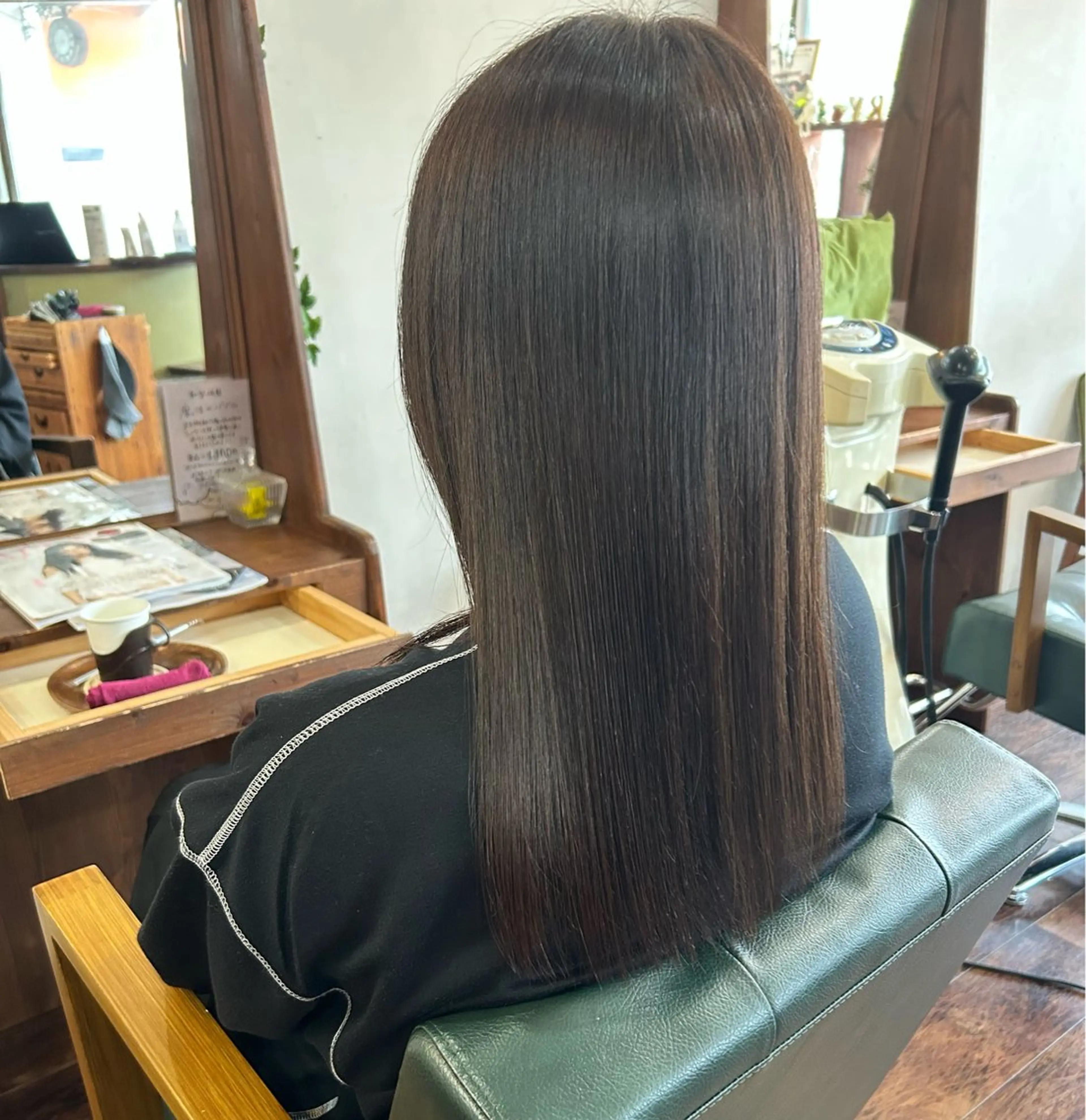 セミロング カラー ベージュカラー オリーブベージュ STORY所属・story 増田 わかなのヘアスタイル