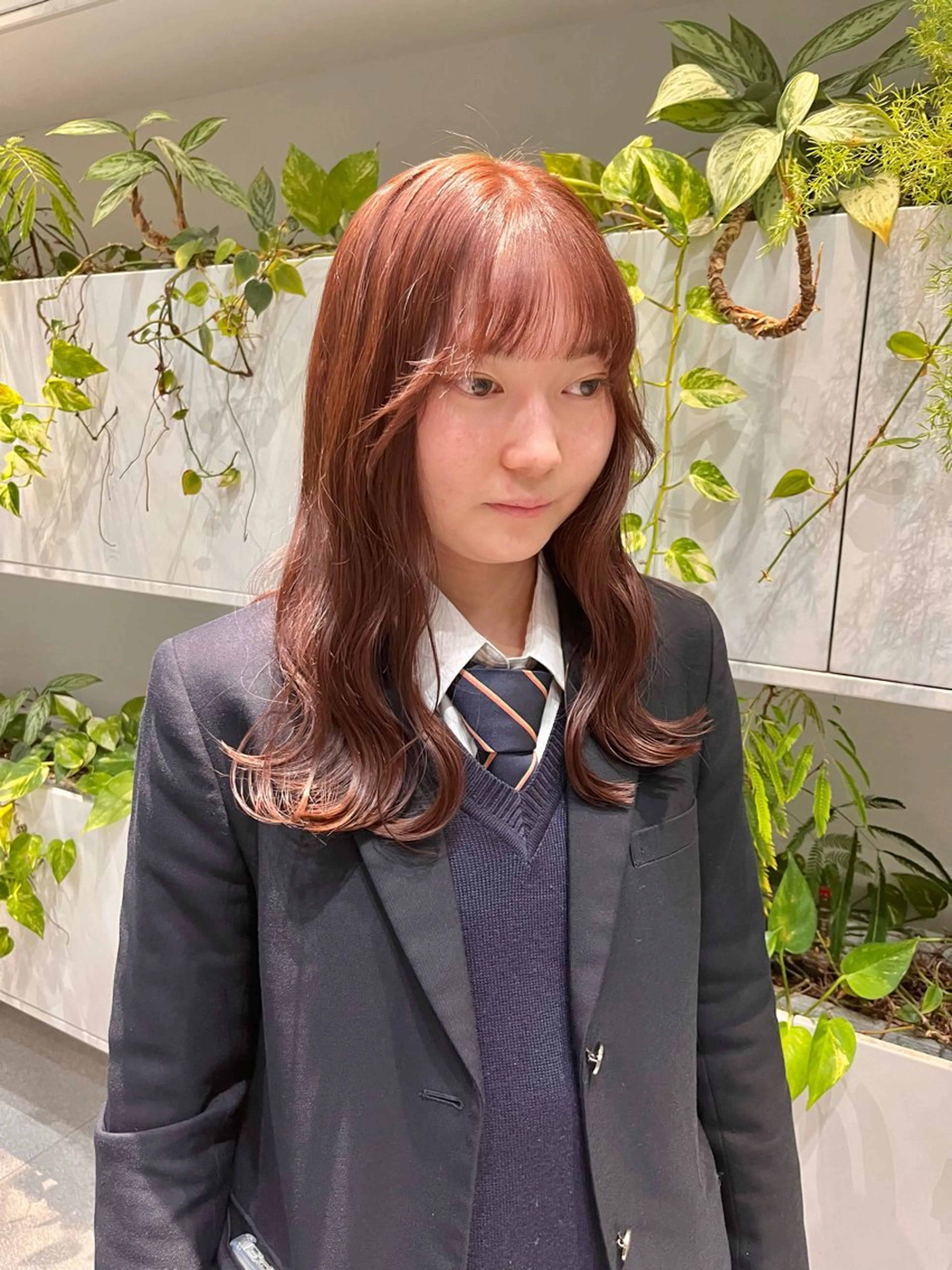 ロング カラー ベージュカラー ブリーチ ピンクカラー ピンクベージュ 卒業式のヘアスタイル くさかみさき🌼暖色 /耳つぼ/オタク🌼のヘアスタイル