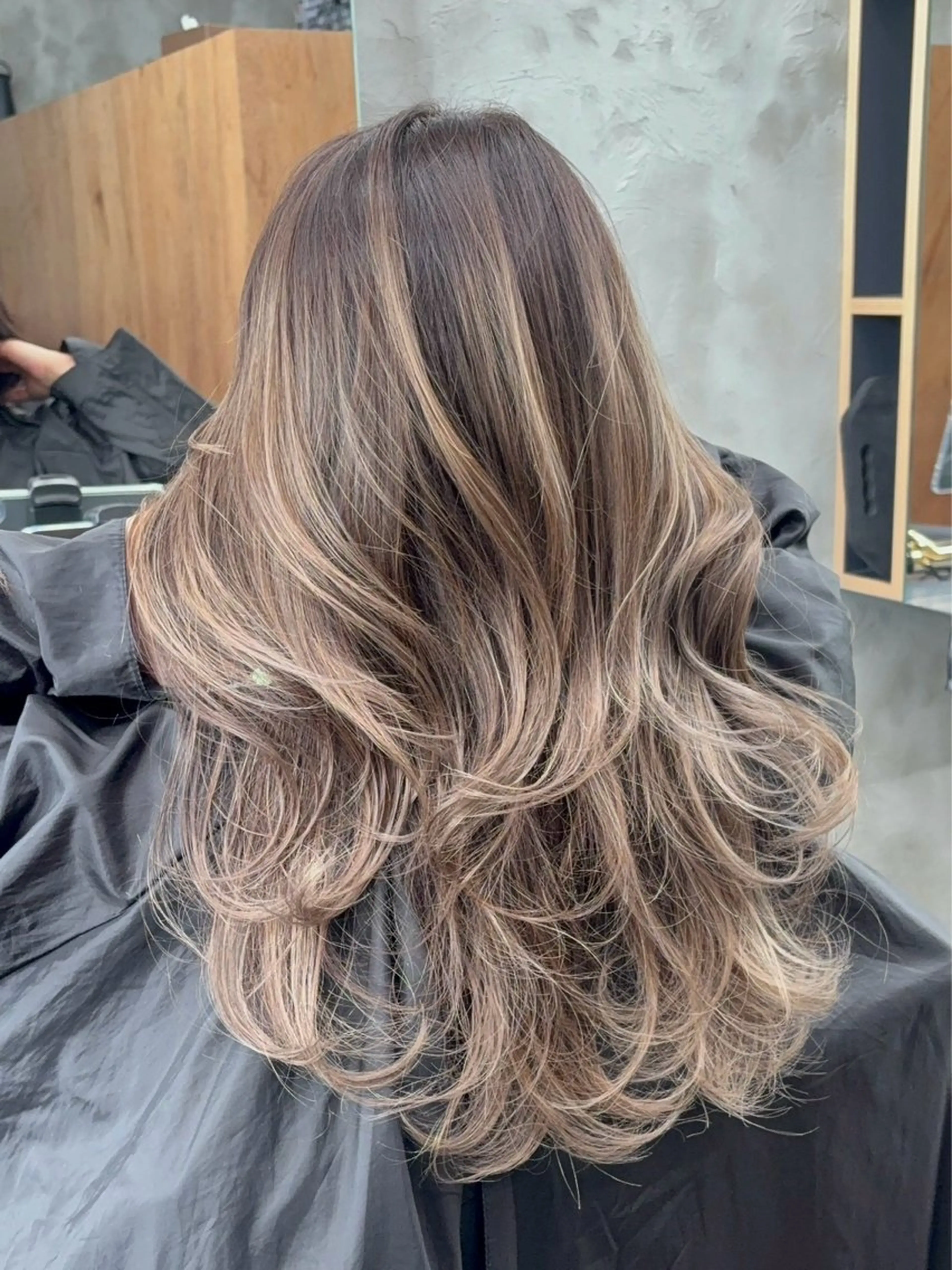 セミロング カット ヘアカラー ハイライト、レイヤー カット/西梅田/中西のヘアスタイル