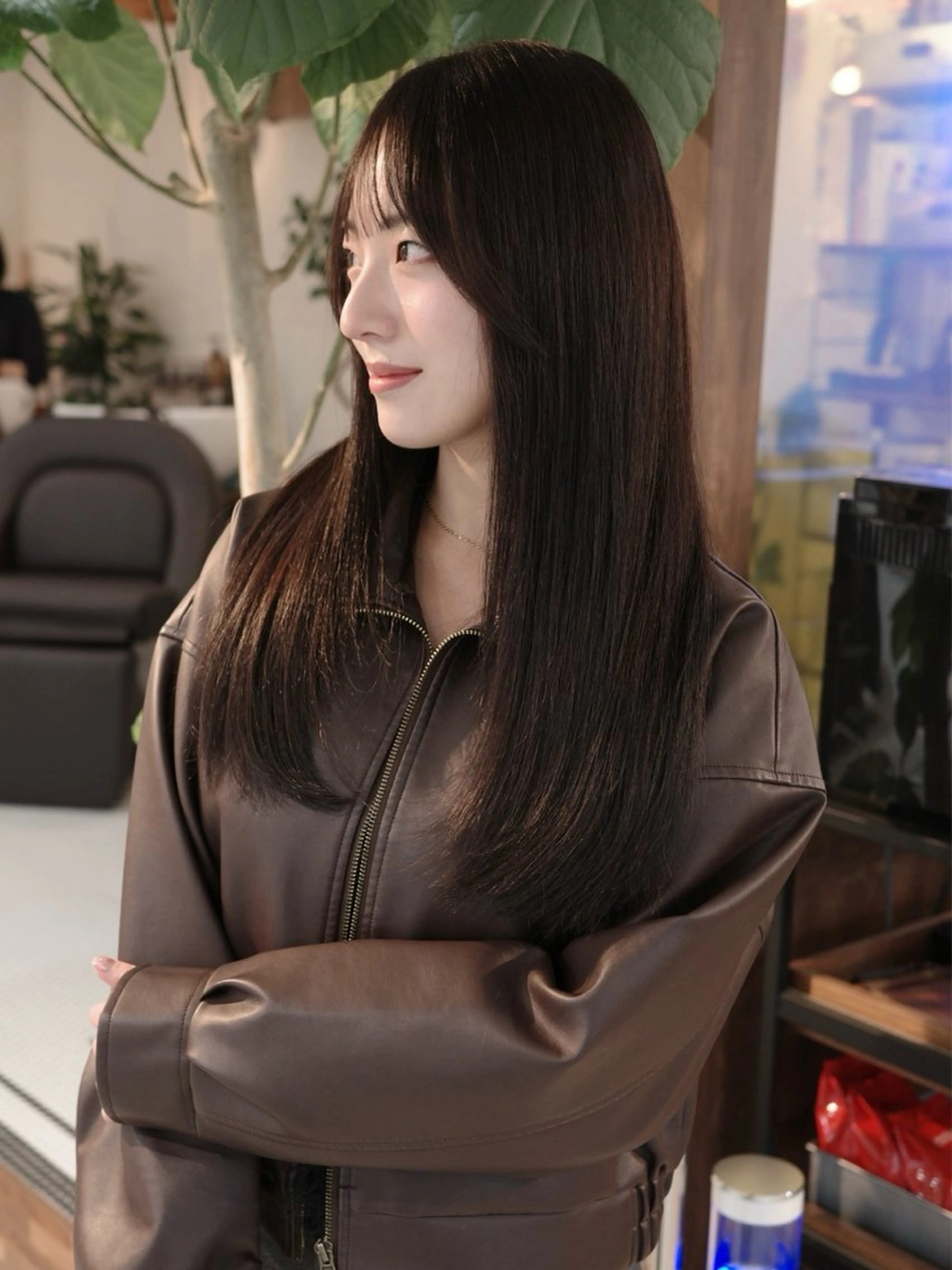 セミロング 縮毛矯正 ヘアカラー トリートメント (h)wim ウィムのヘアスタイル