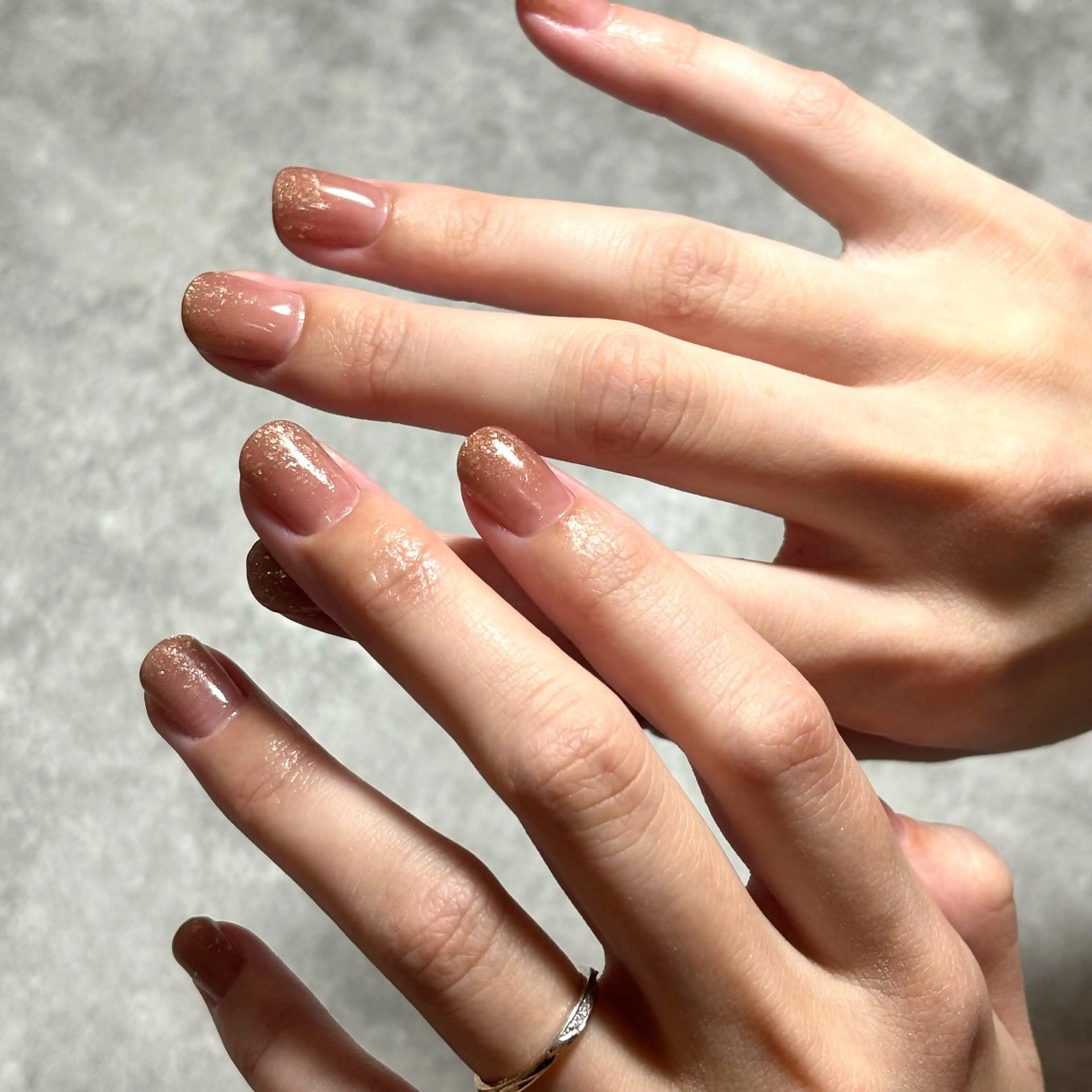 ネイル ラメ(グリッター) オフィスネイル Elio所属・Elio 国泰寺のネイルデザイン