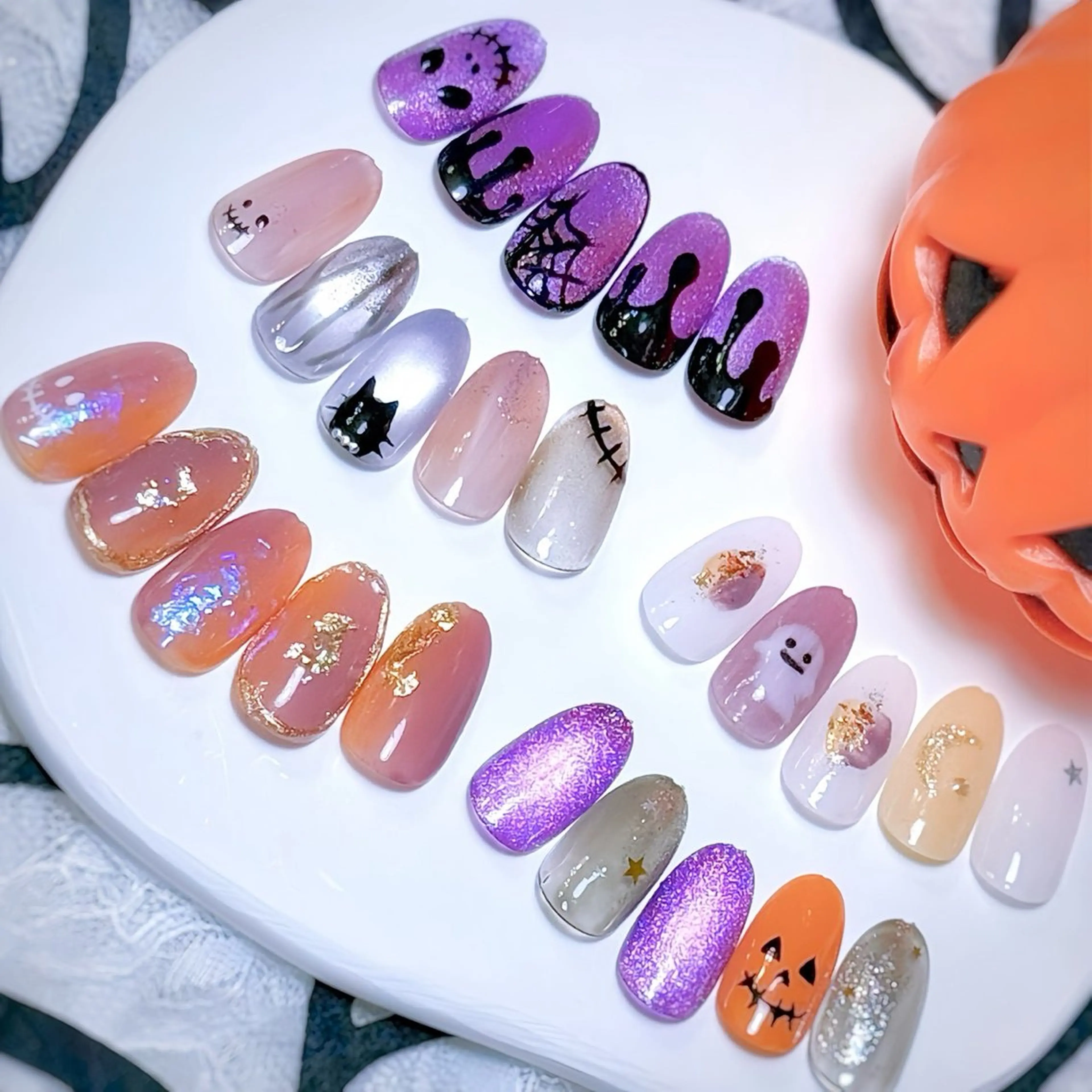 ネイル ハロウィン 𝑬𝑹𝑰𝑲𝑨 𓂃🎀𓈒𓏸のネイルデザイン