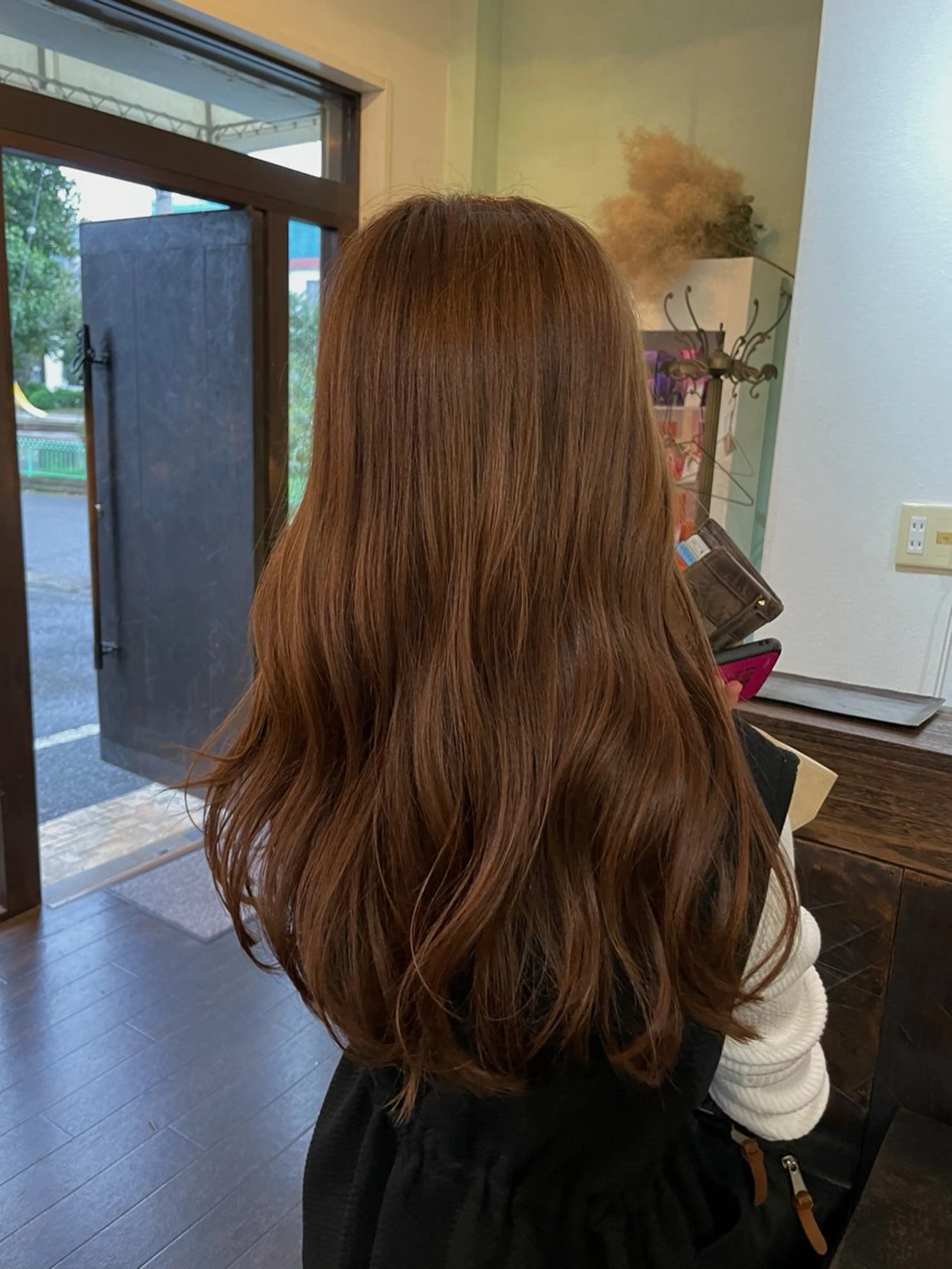 ロング 三國 栞音のヘアスタイル