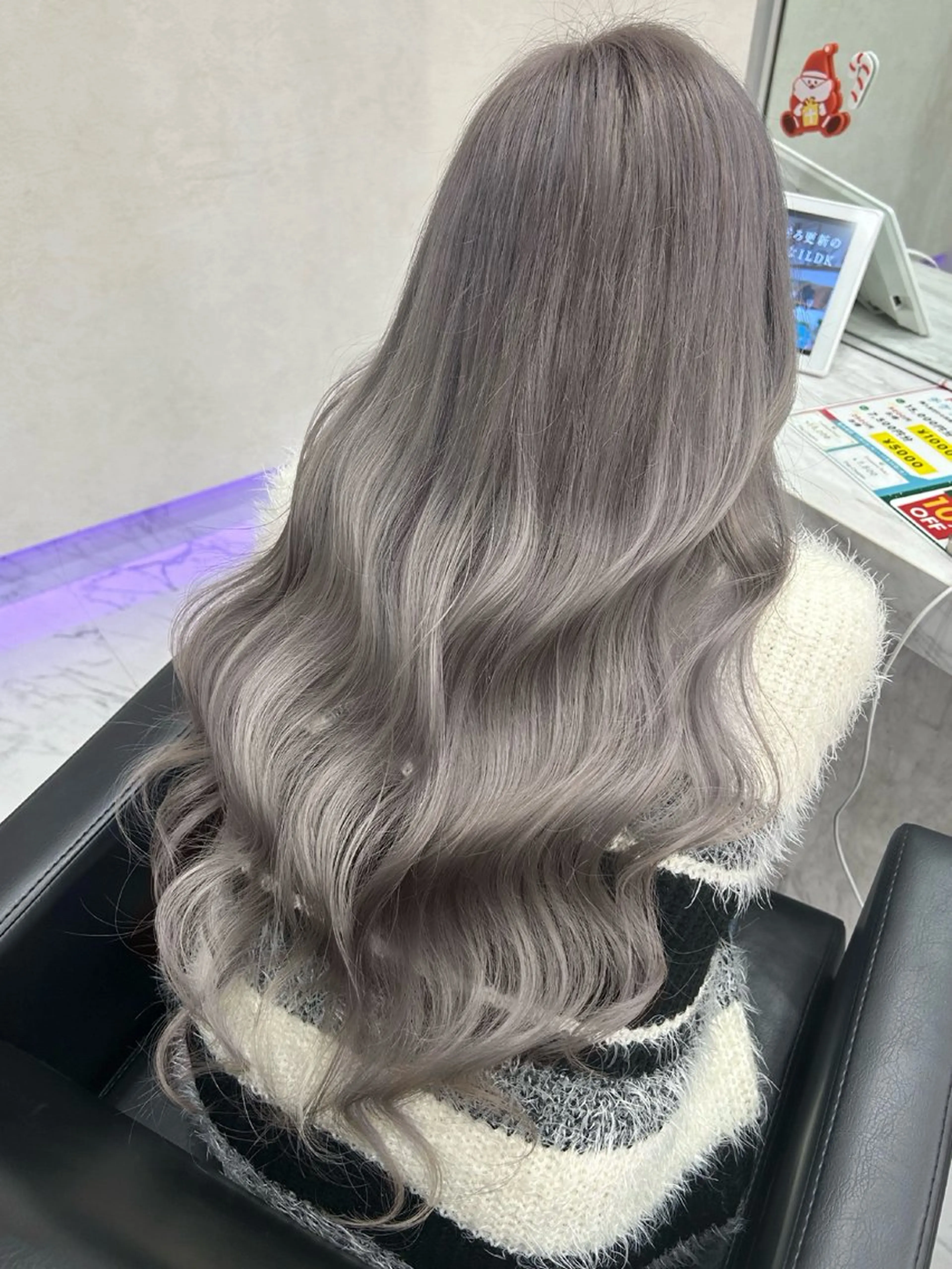 ロング カラー ヘアカラー ハイトーン/韓国風 🤍Nacchi🐈のマツエク・マツパデザイン