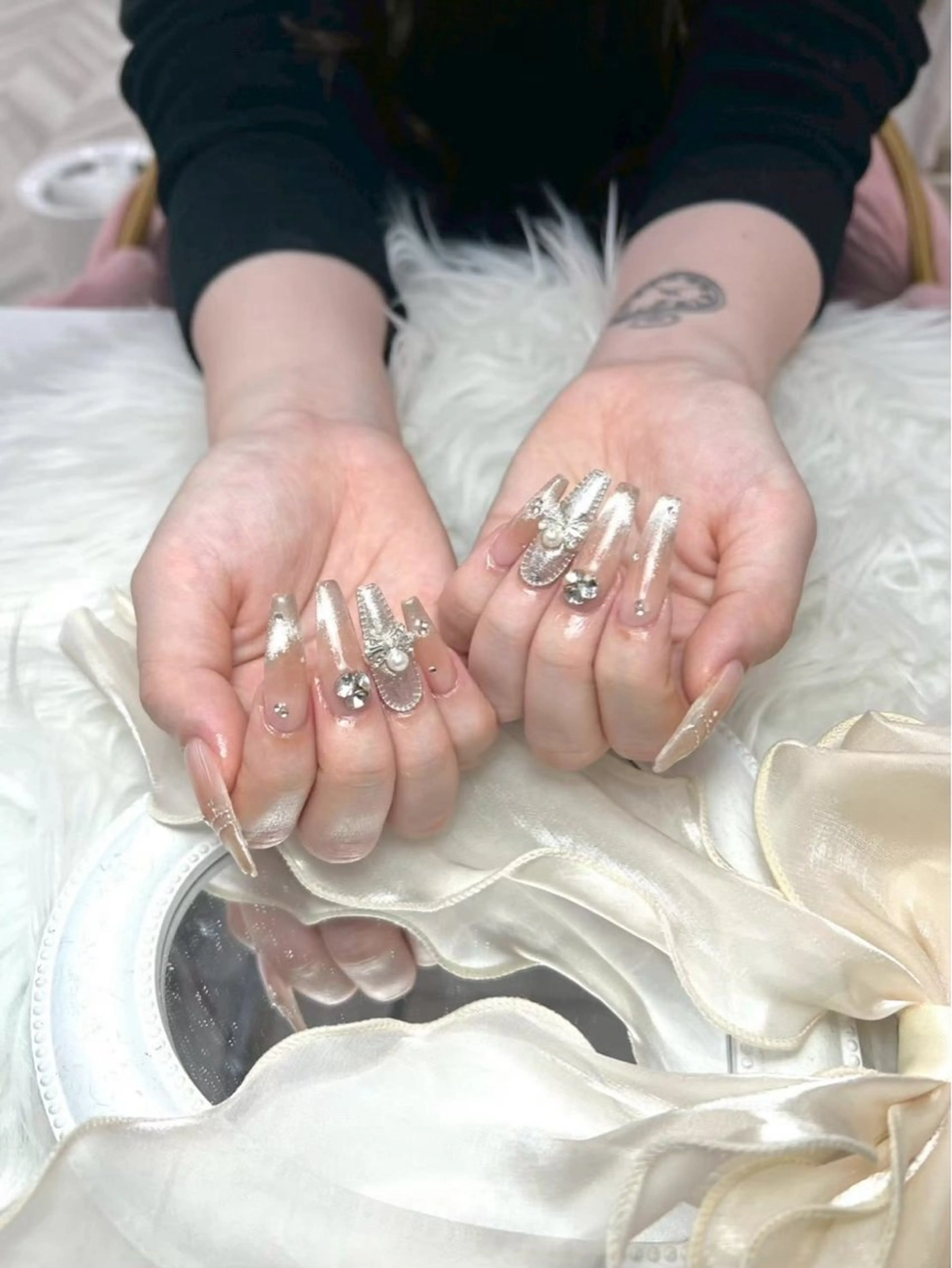 ネイル チークネイル 桜ネイル ドット フレンチネイル グラデーション ハンドネイル ハンドケア Nihonthy Nail 新宿のネイルデザイン