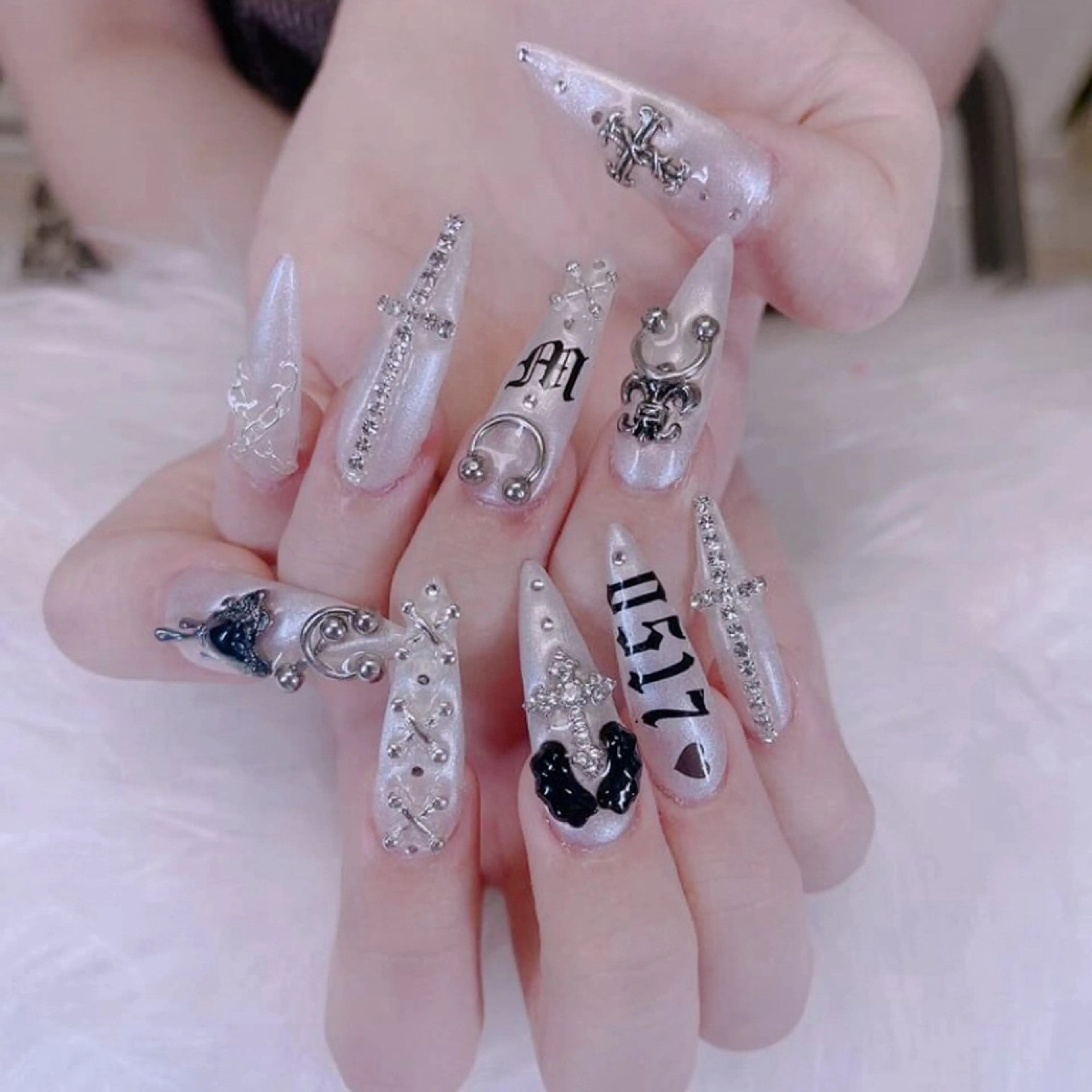 ネイル 長さ出し ロングネイル マグネットネイル 大理石ネイル(マーブル) リボン ハンドネイル MoMoA Nail ネイル長さ出し専門店のネイルデザイン