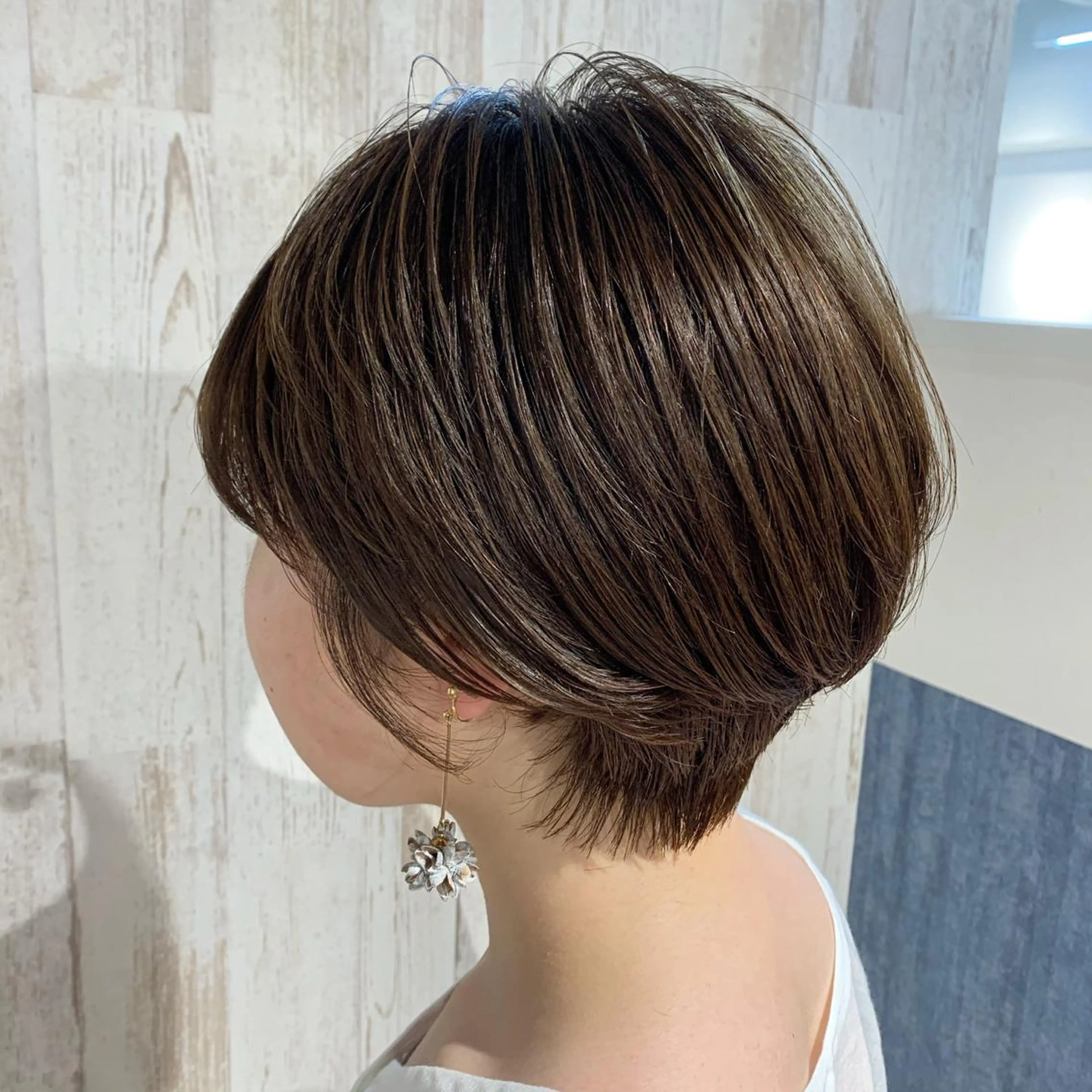 ショート カラー 坪内 麻里子のヘアスタイル