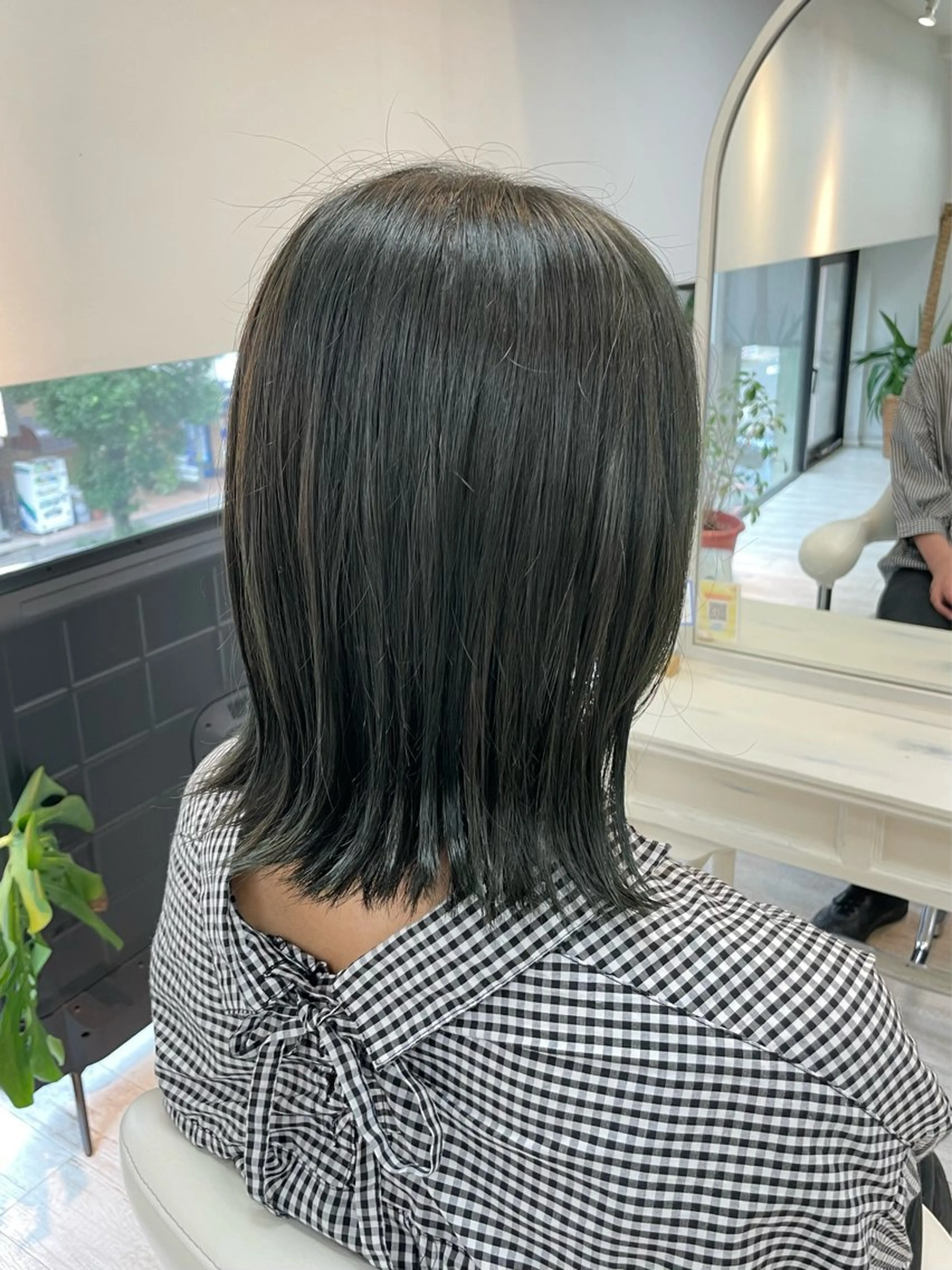 ミディアム カット ヘアカラー 新籾 尚哉のヘアスタイル