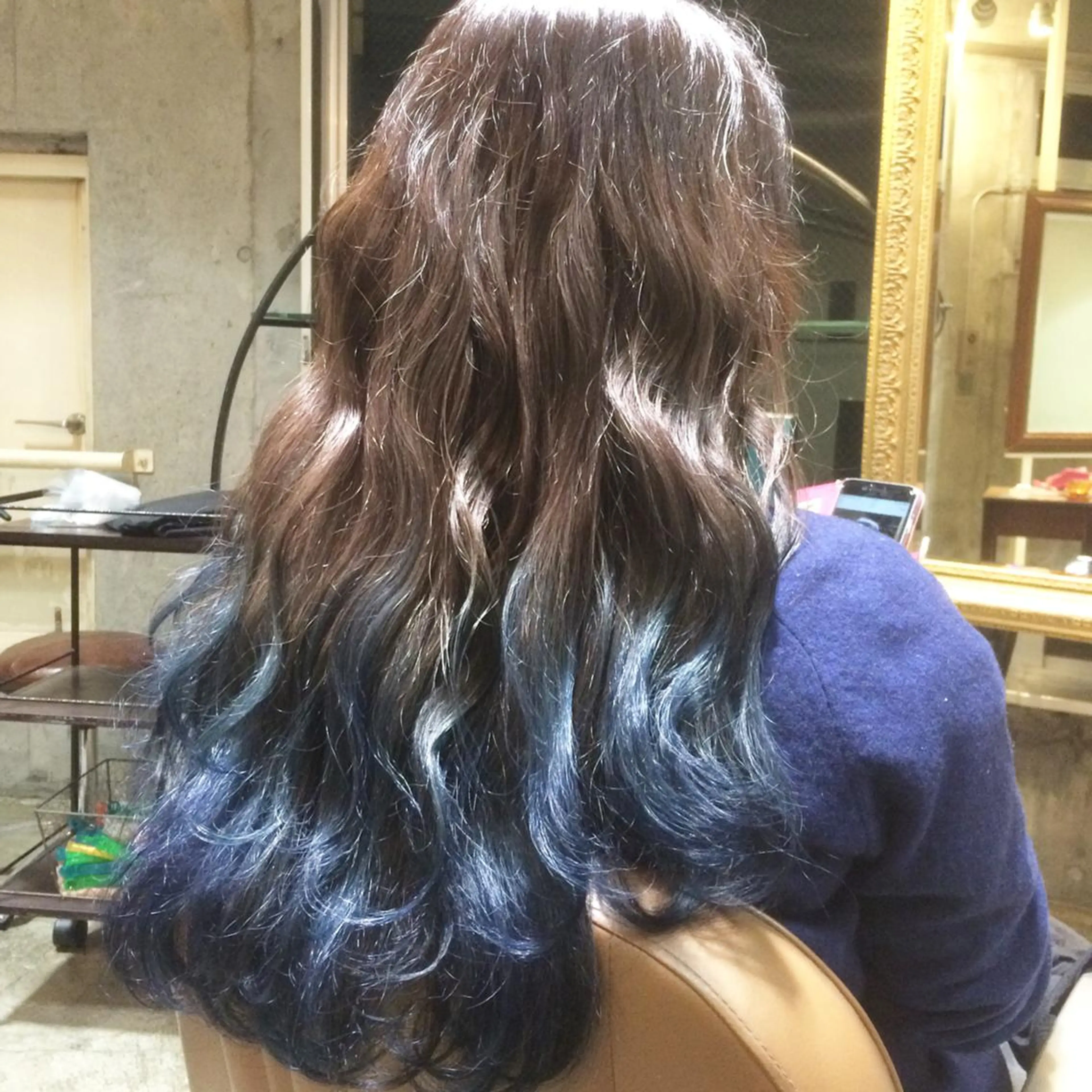 ロング カラー パーマ ヘアアレンジ メンズ キッズ ネイル マツエク・マツパ ブルーカラー グラデーションカラー ブルー グラデーション サロンドミルク 原宿のヘアスタイル