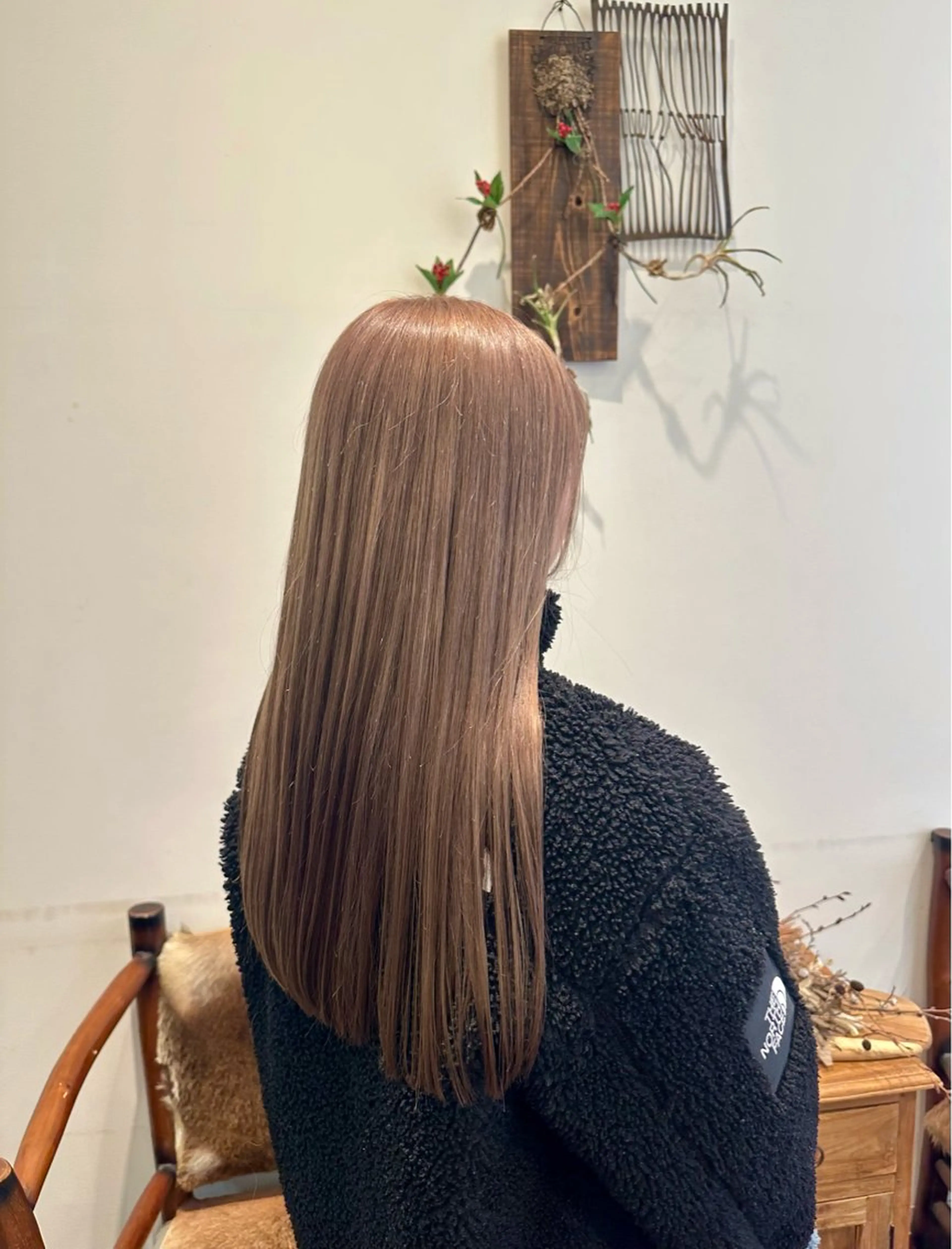 ロング カラー ヘアカラー トリートメント LOA uraraのヘアスタイル