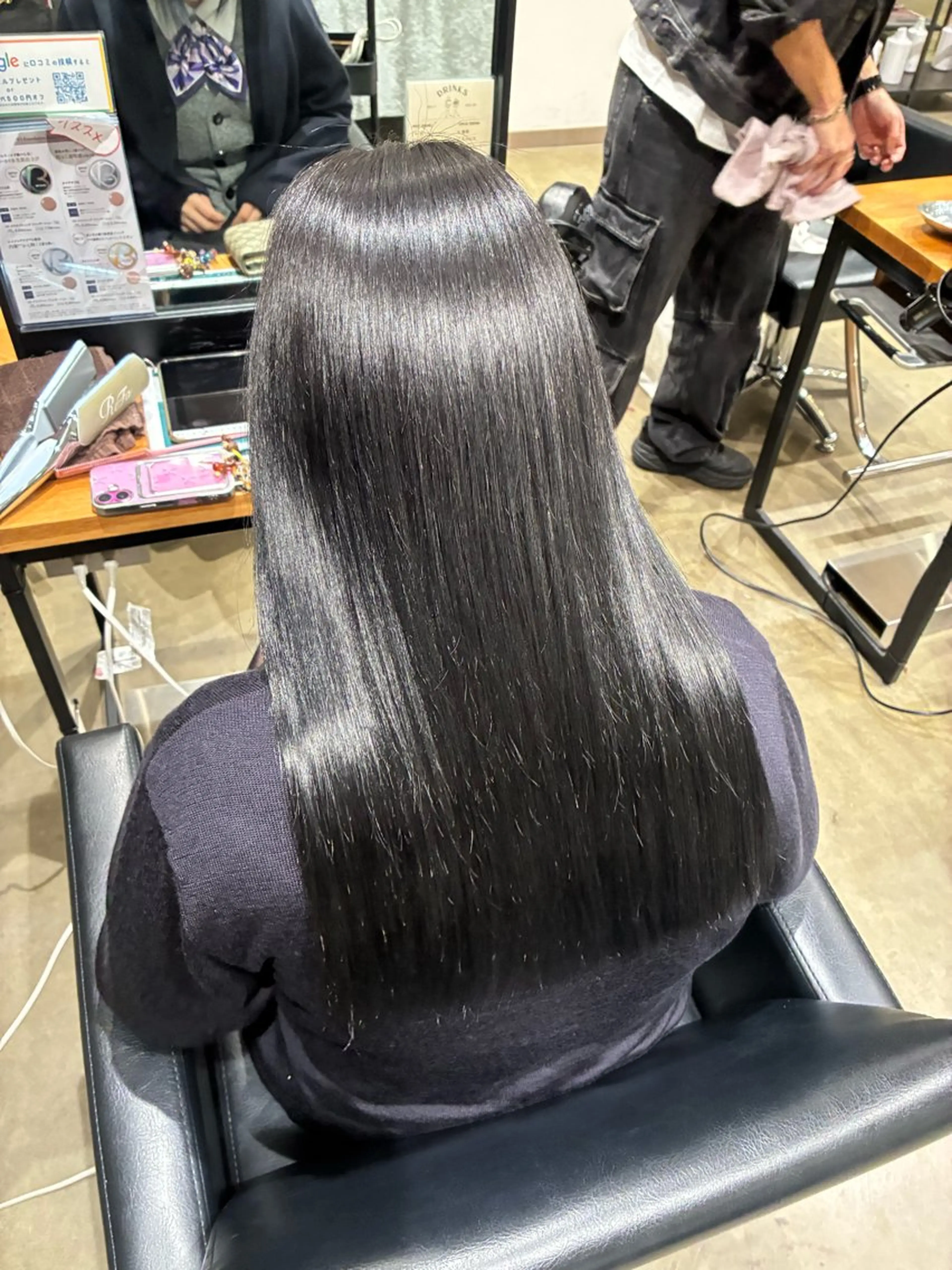 セミロング カラー 黒髪 中谷 美月のヘアスタイル