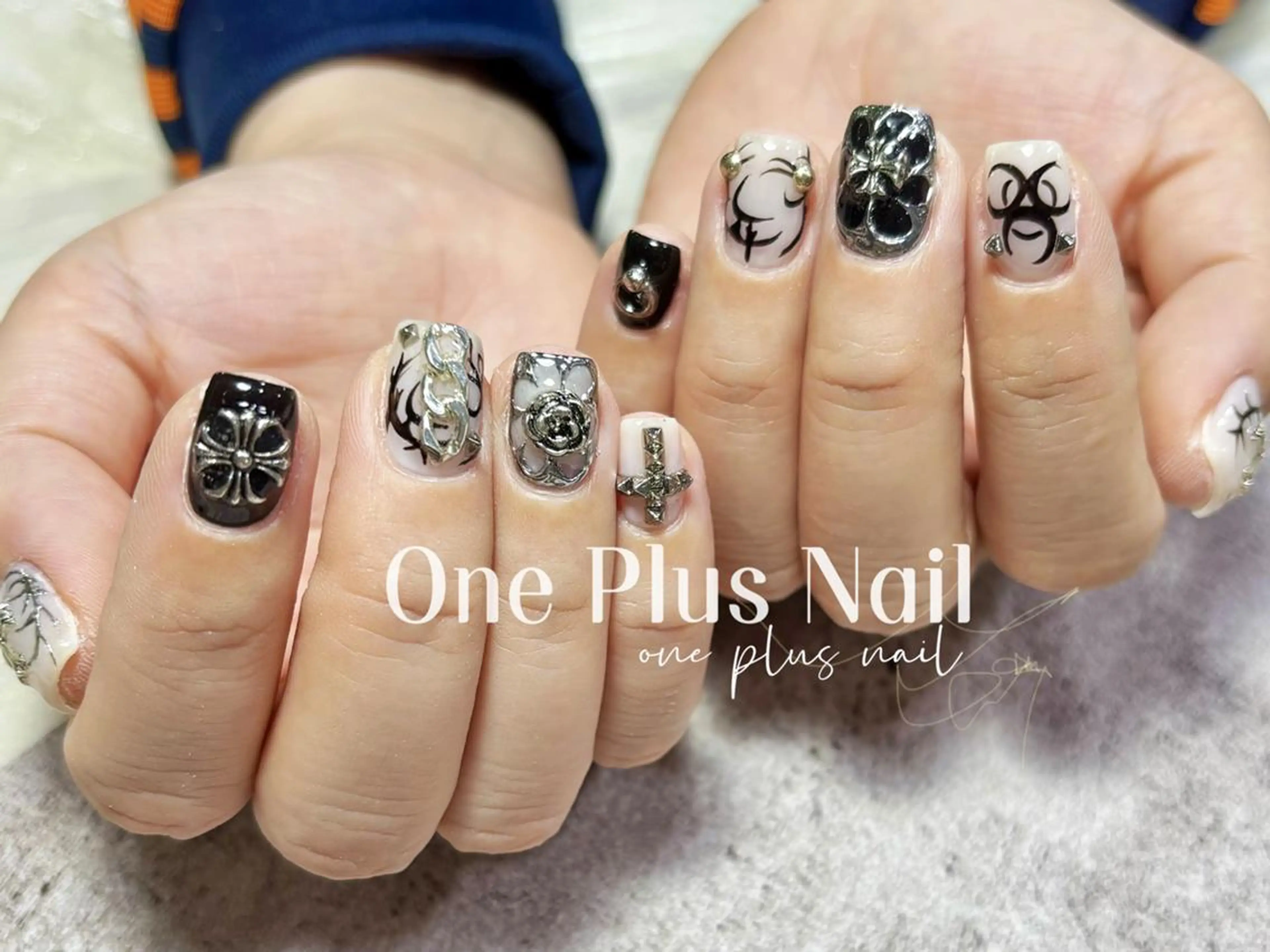 ネイル チークネイル フラッシュネイル 氷ネイル・うるうるネイル キラキラネイル 韓国ネイル One Plus Nail Salonのネイルデザイン