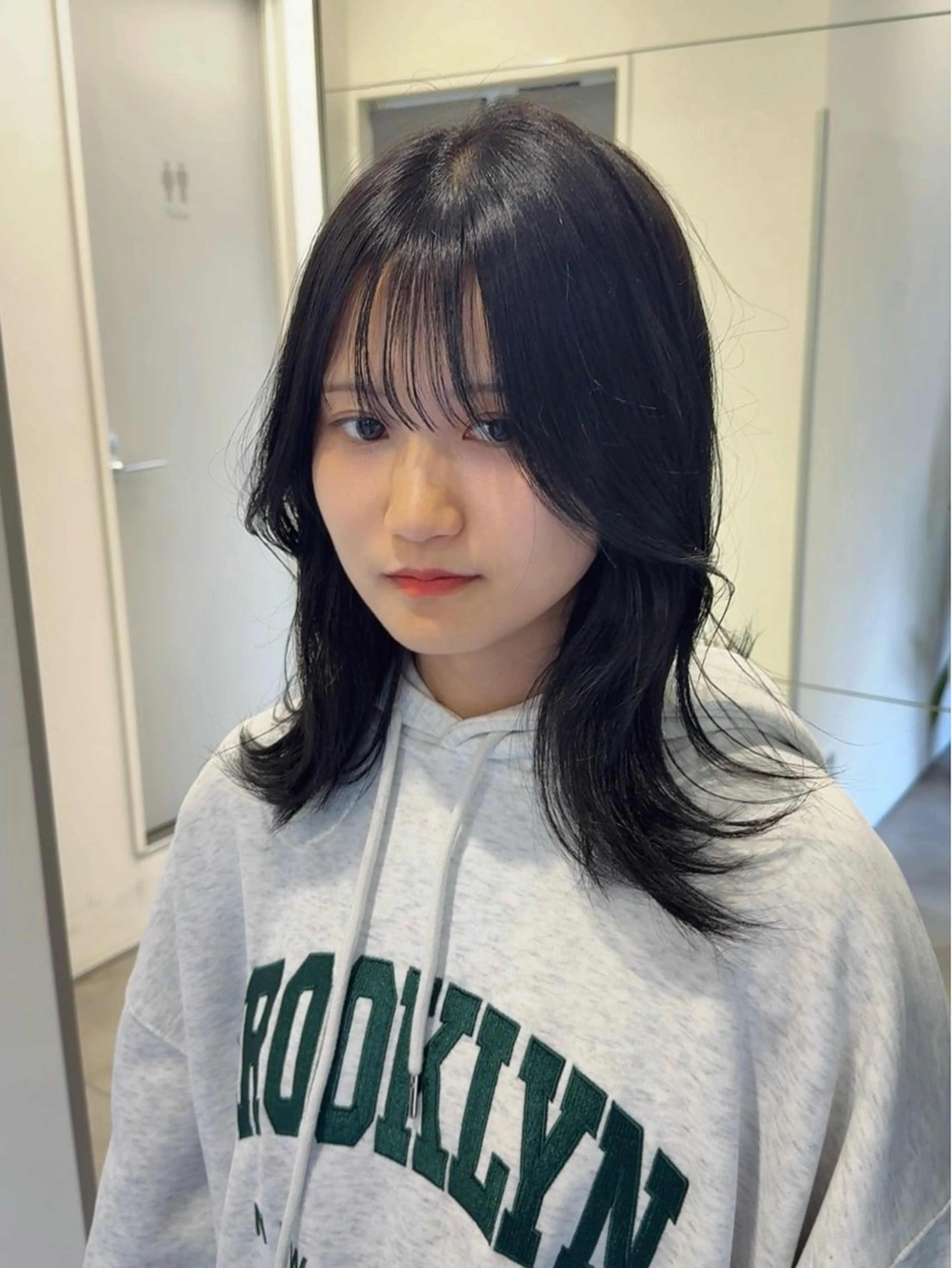 セミロング カラー 黒髪 レイヤーカット カット ヘアカラー トリートメント 韓国ヘア🇰🇷 スズキのヘアスタイル