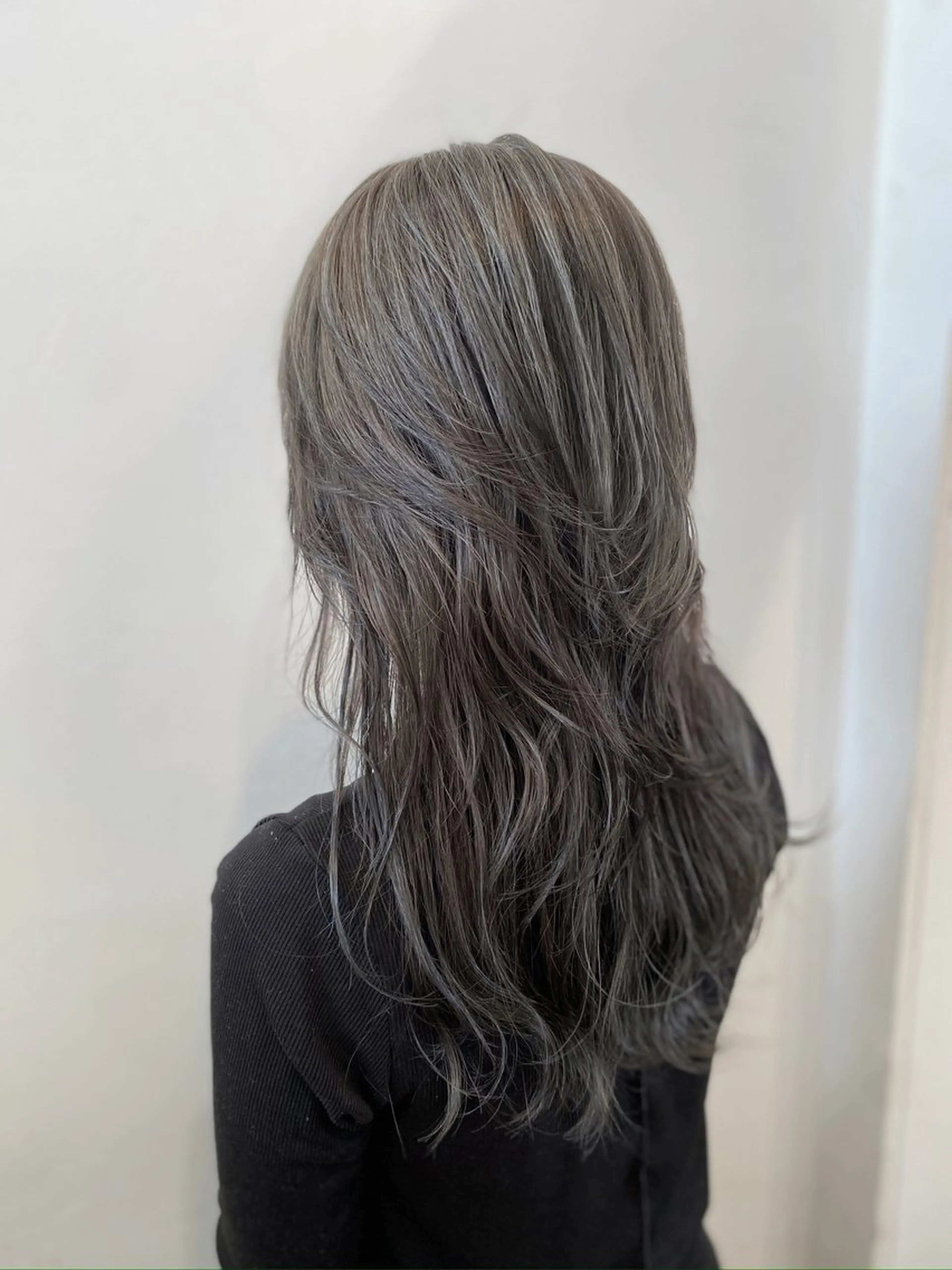 ロング カラー グレージュ ハイライトカラー ハイライト 安住 千明のマツエク・マツパデザイン
