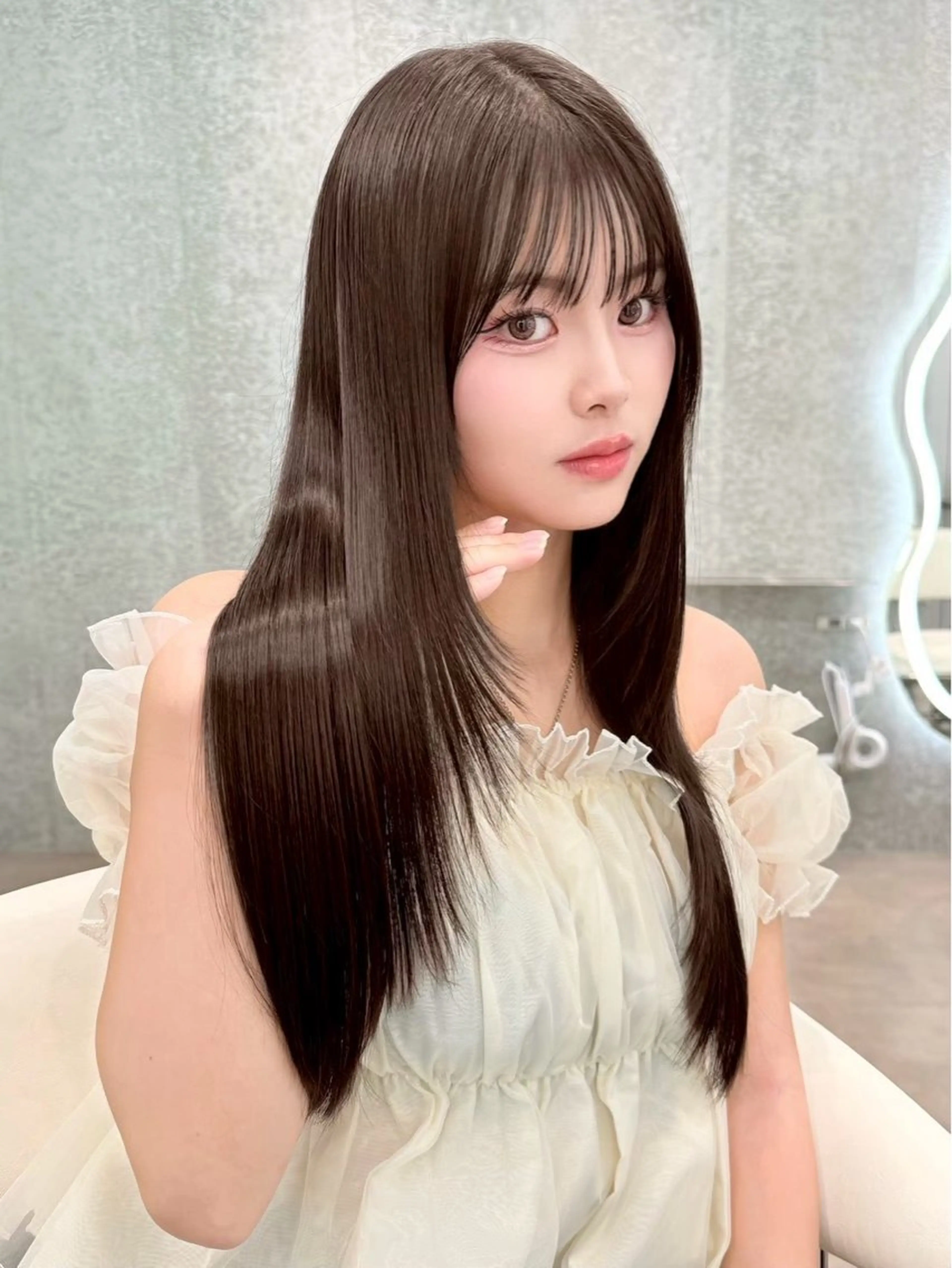 ロング カラー ヘアアレンジ ブリーチ 透明感カラー 顔まわりレイヤー 顔周りカット ハッシュカット カット 縮毛矯正 トリートメント ヘアセット 大宮‎🩵縮毛矯正 レイヤー　佐藤和のヘアスタイル