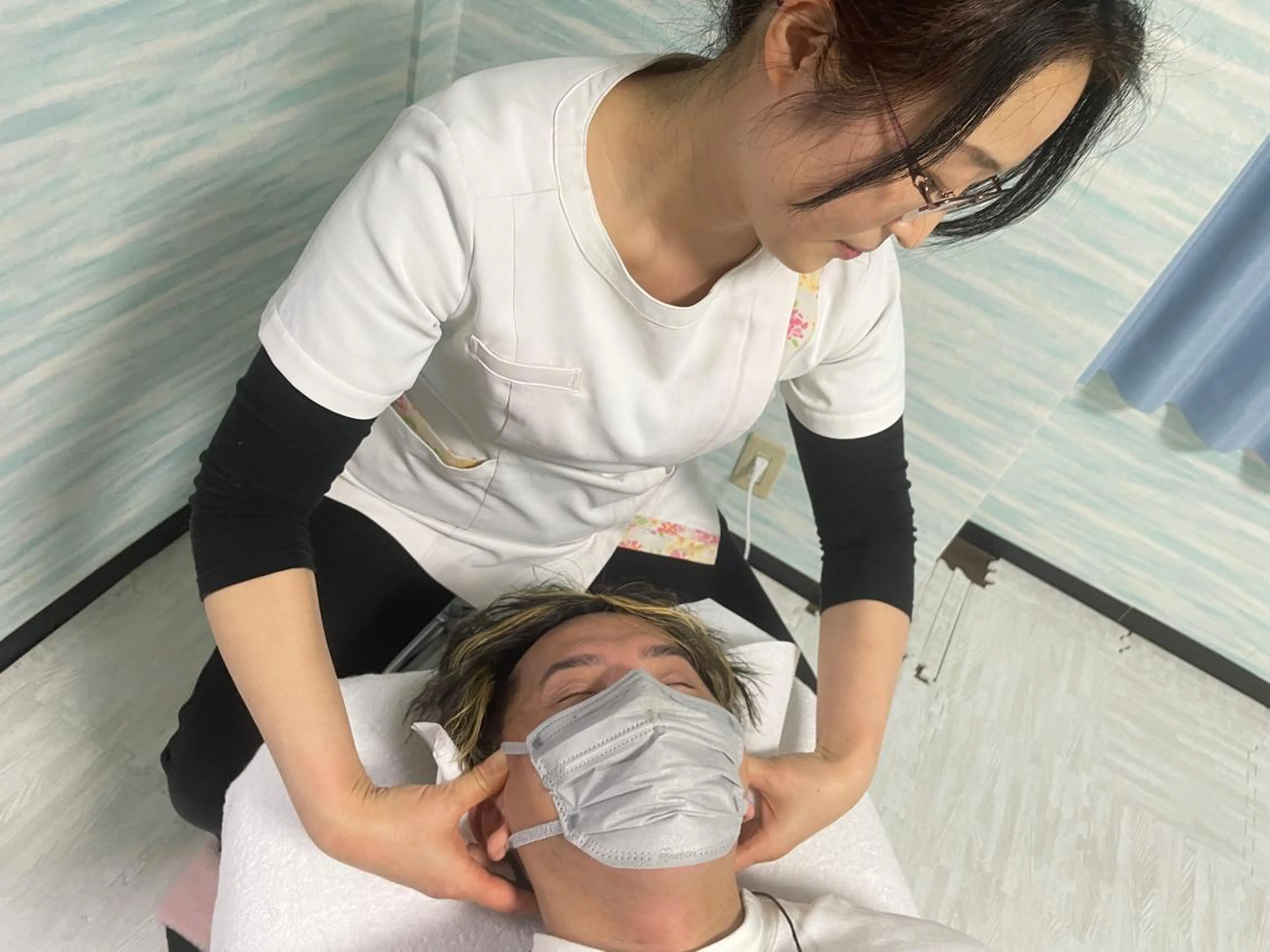 “メイクしたまま"即小顔【美针】mihari所属・小顔矯正マッサージ mihari　栄店のエステ・リラクイメージ